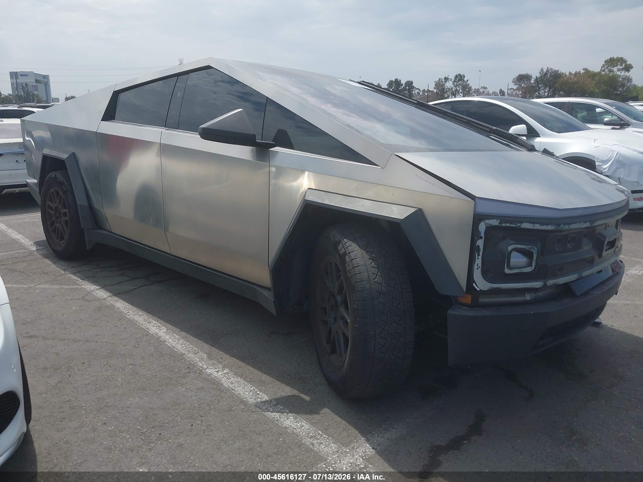 2025 Tesla Cybertruck, VIN 7G2CEHED3SA073449 — Front end