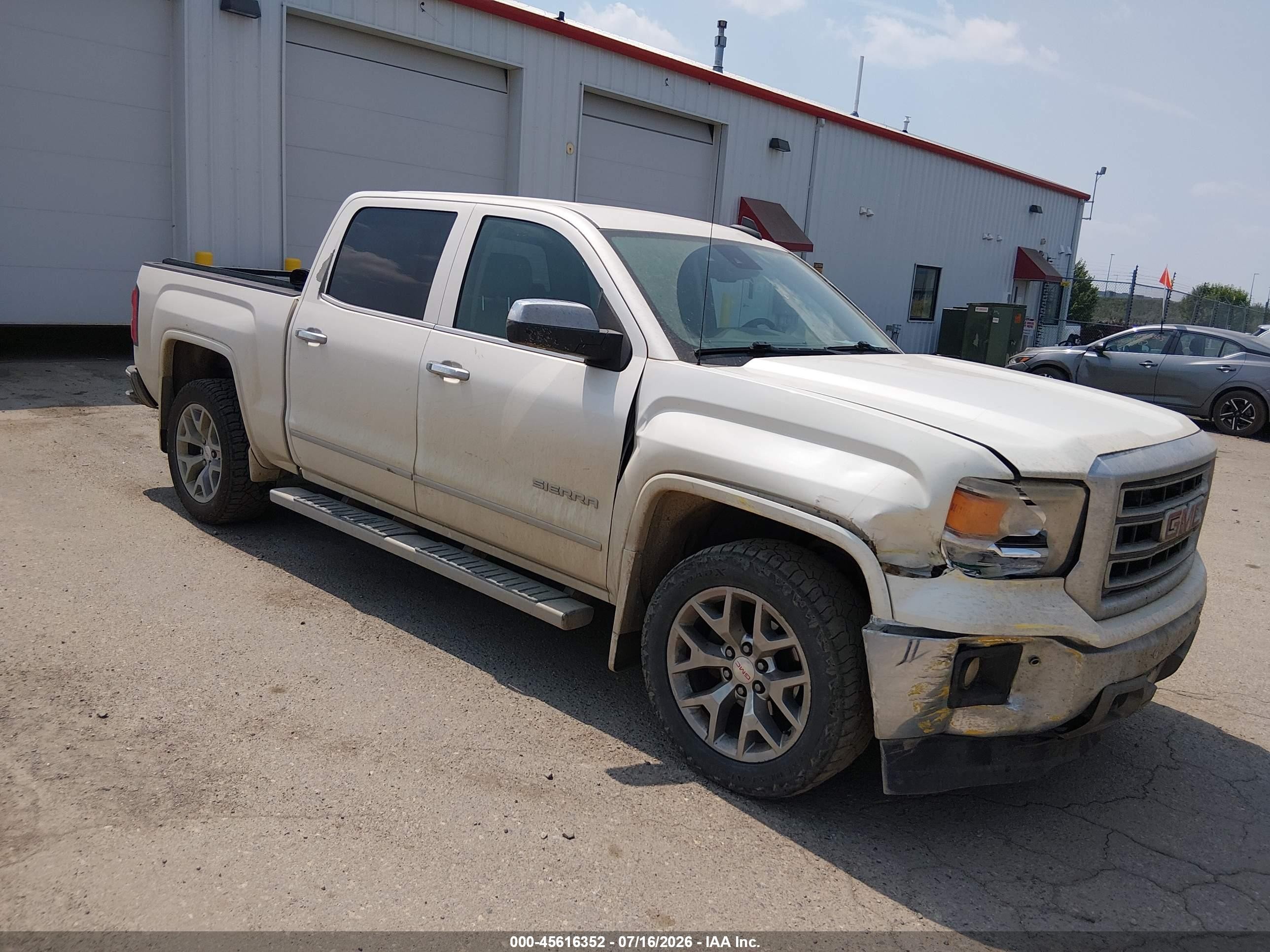 2015 GMC Sierra 1500 SLT, VIN 3GTU2VEC9FG177436 — Front end