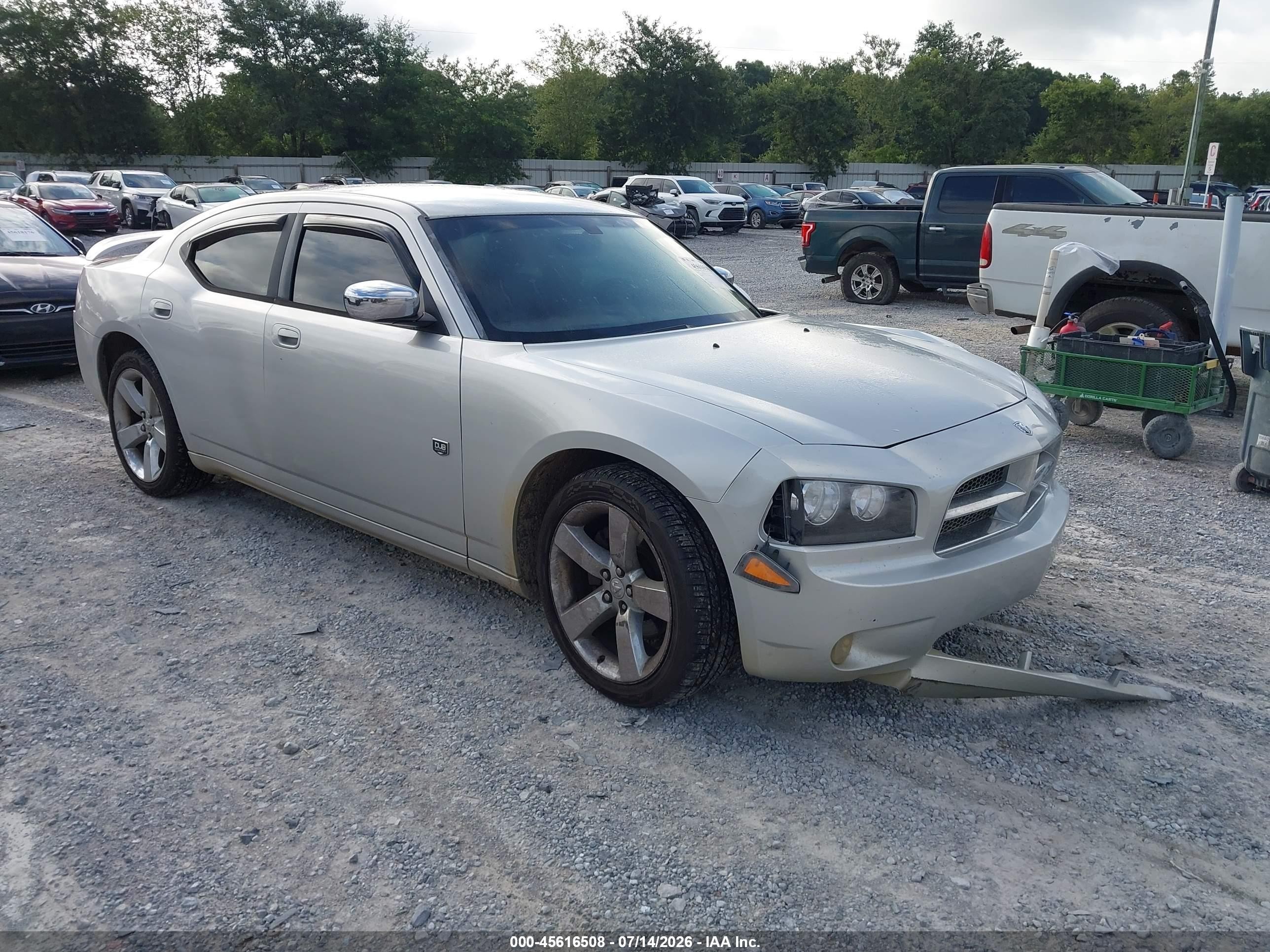 2008 Dodge Charger SXT, VIN 2B3KA33G88H305027 — Перед