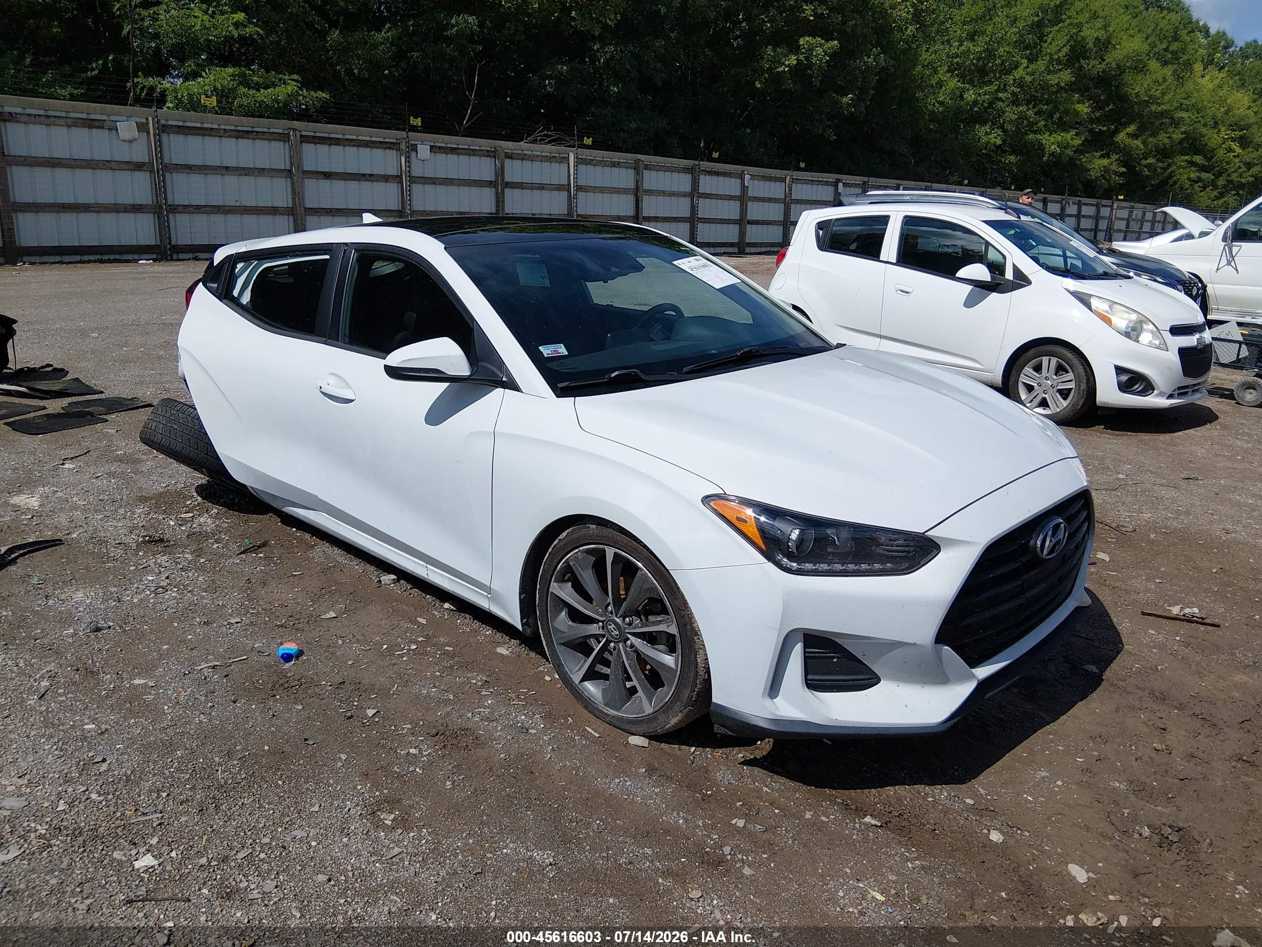 2019 Hyundai Veloster 2.0, VIN KMHTG6AF0KU013398 — Rear end