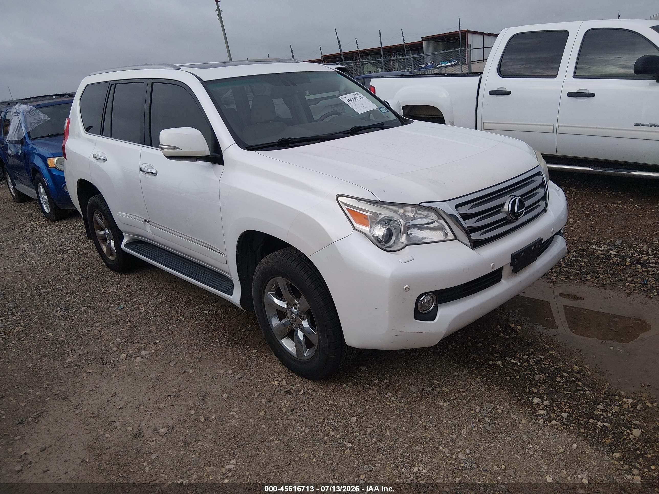 2010 Lexus GX 460 Premium, VIN JTJJM7FX4A5010215 — Normal wear