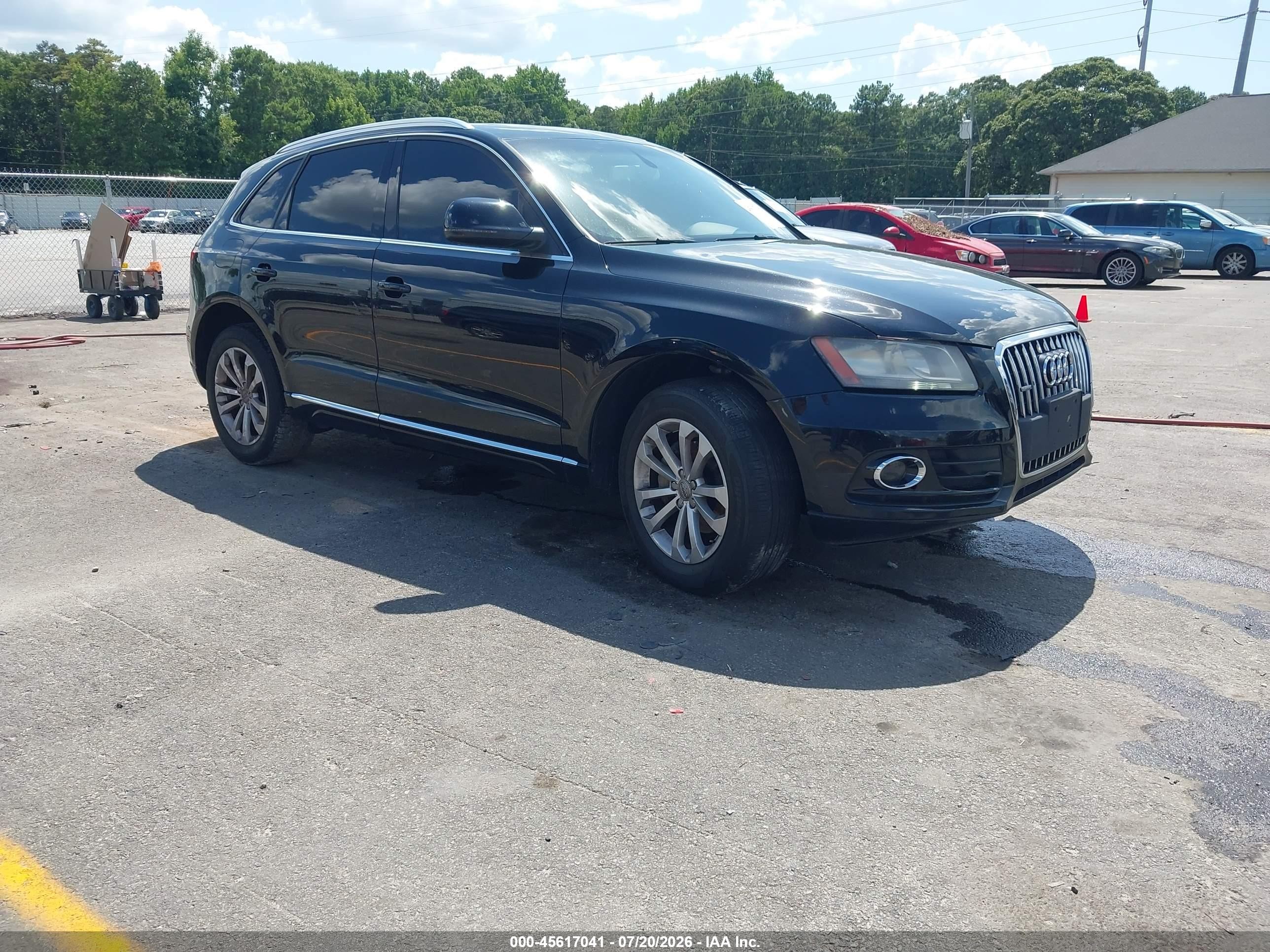 2014 Audi Q5 Premium, VIN WA1CFAFP9EA072901 — Перед