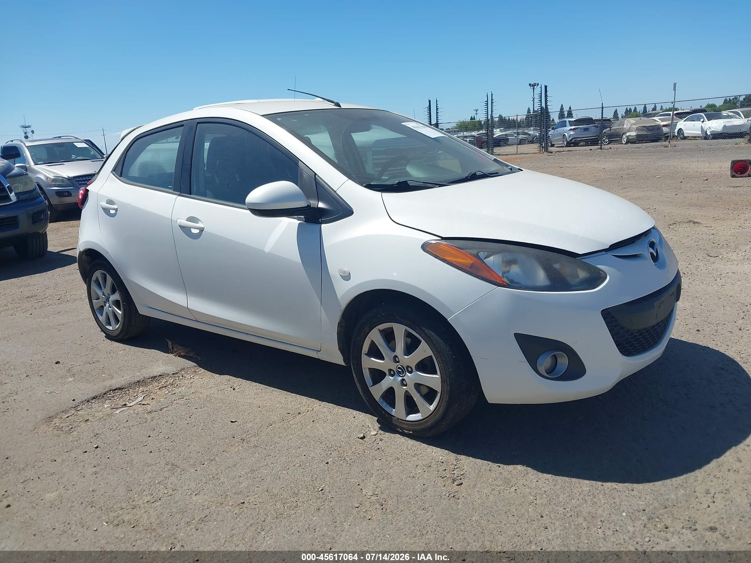 2014 Mazda 2 Touring, VIN JM1DE1LY3E0173870 — Normal wear