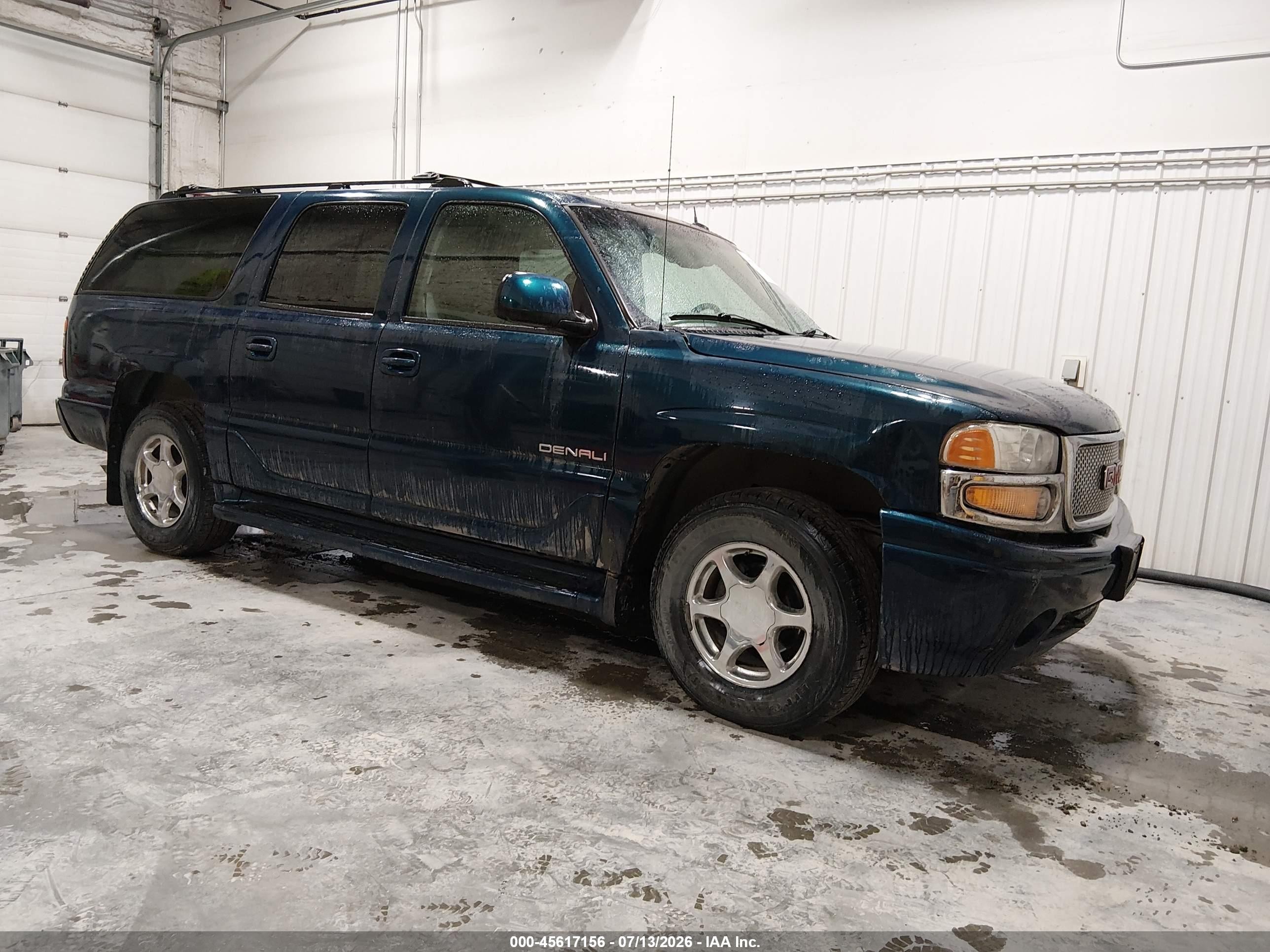 2005 GMC Yukon XL, VIN 1GKFK66U05J130464 — Side