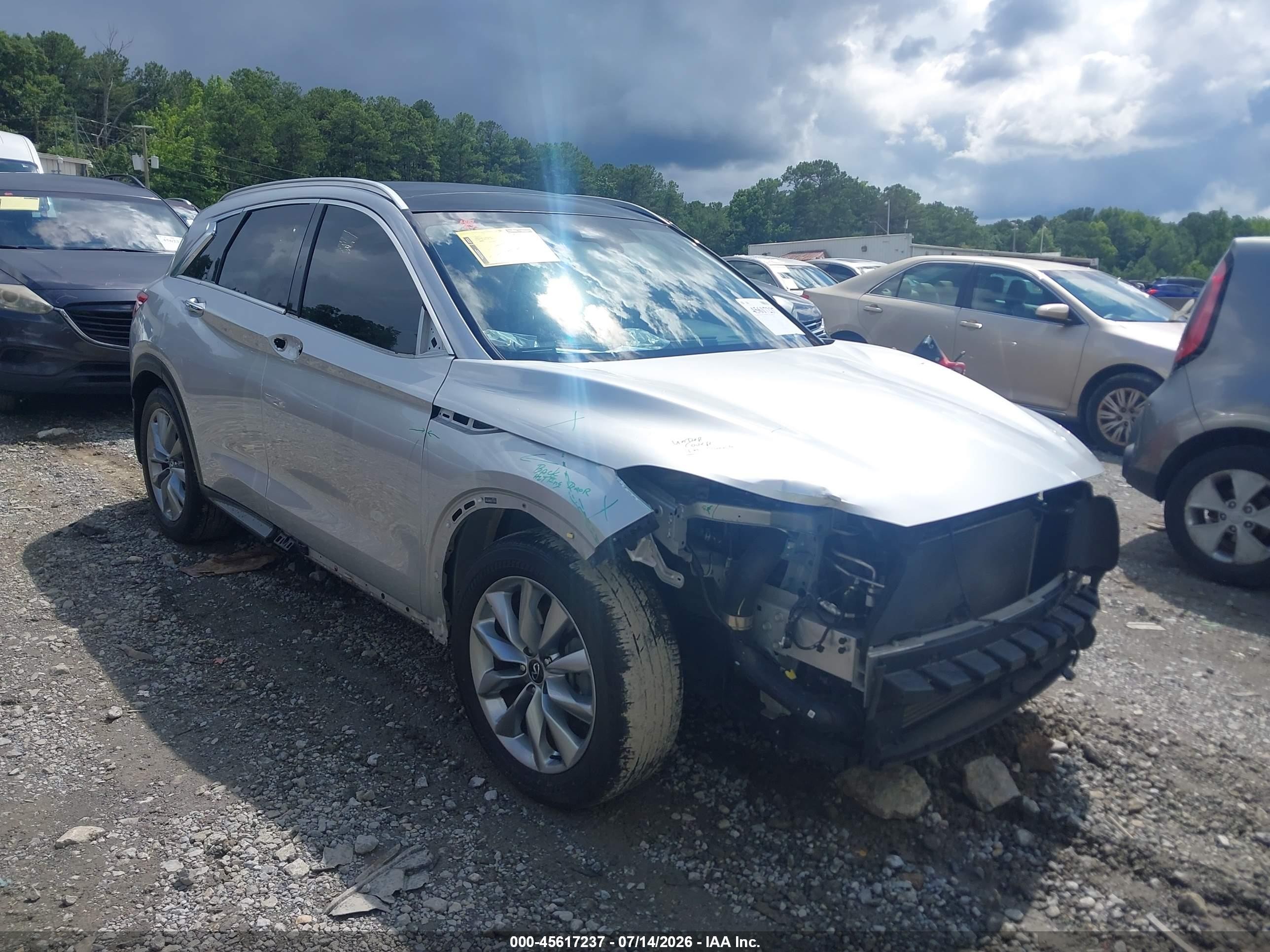 2020 Infiniti QX50 Luxe, VIN 3PCAJ5M18LF113203 — Front end