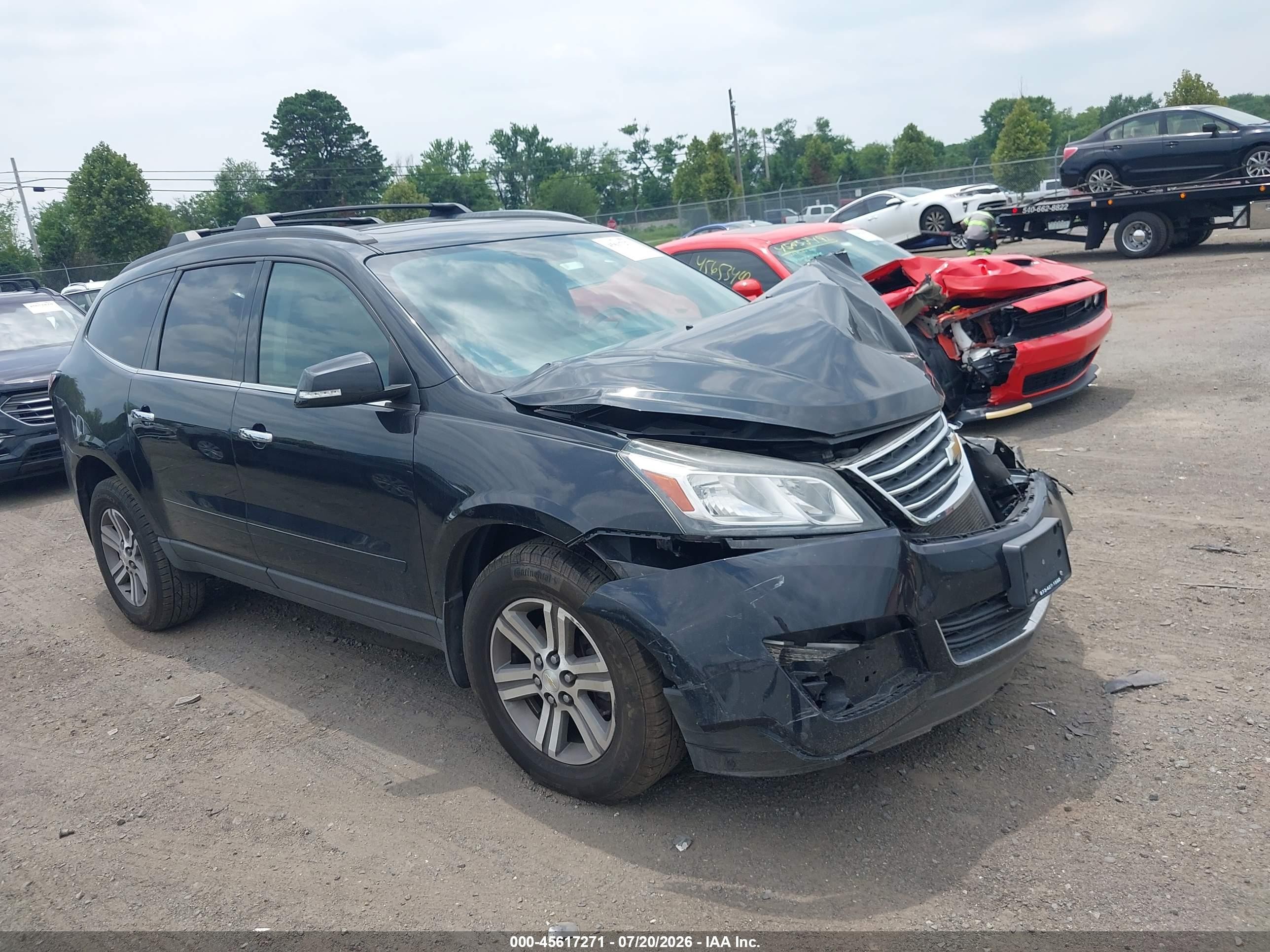 2015 Chevrolet Traverse LT, VIN 1GNKVHKD8FJ138954 — Front end
