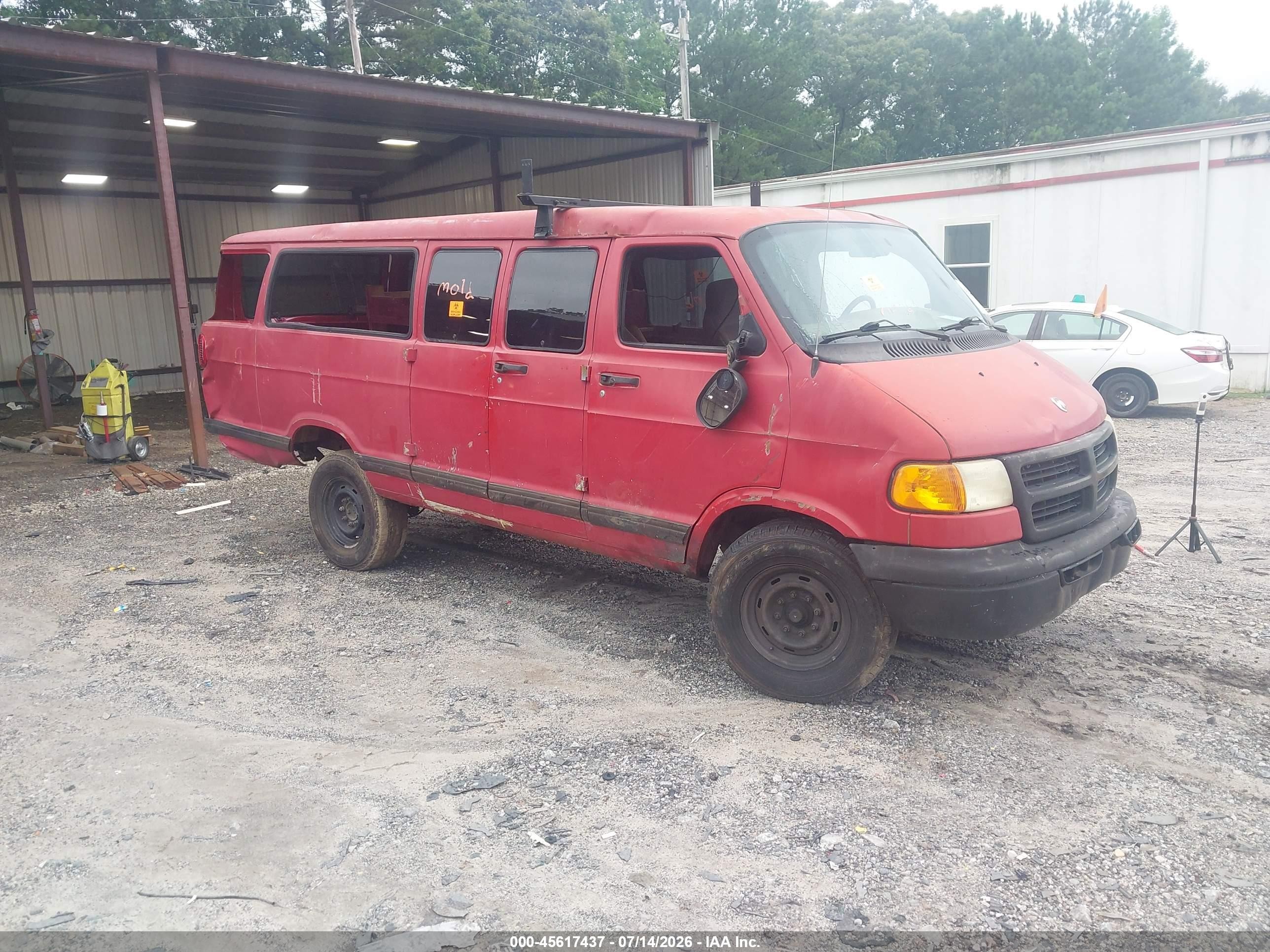 2001 Dodge Passenger, VIN 2B5WB35Z71K549720 — Rear end