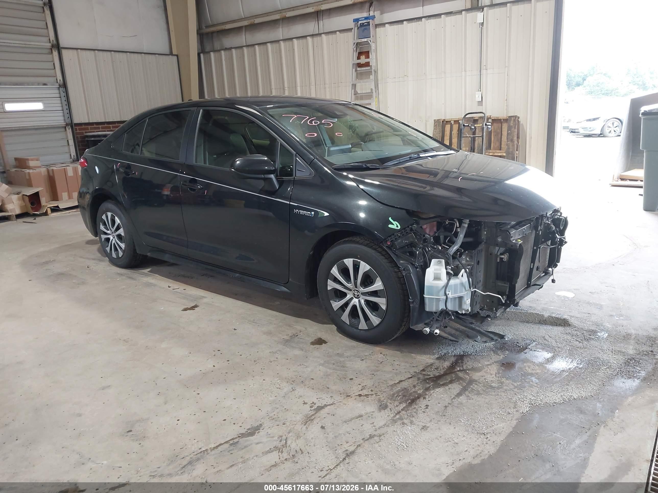 2020 Toyota Corolla Hybrid LE, VIN JTDEBRBE2LJ002912 — Перед