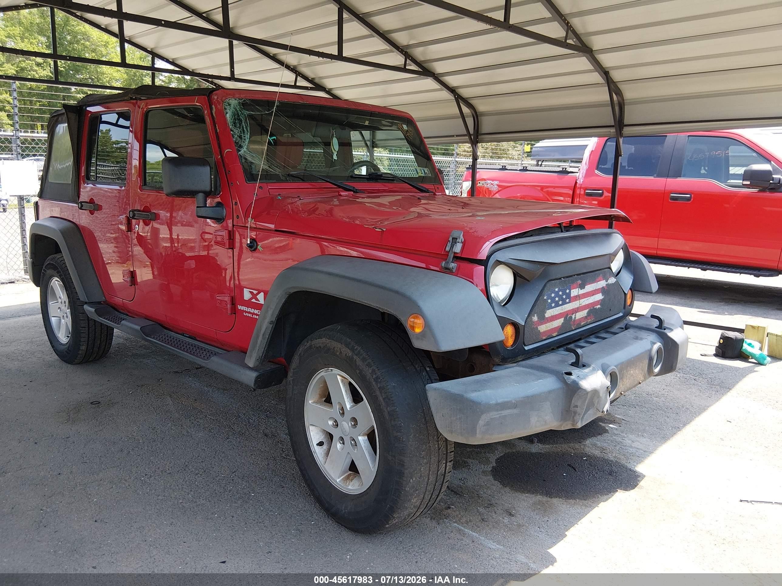 2007 Jeep Wrangler Unlimited X, VIN 1J4GA39197L140303 — Roof