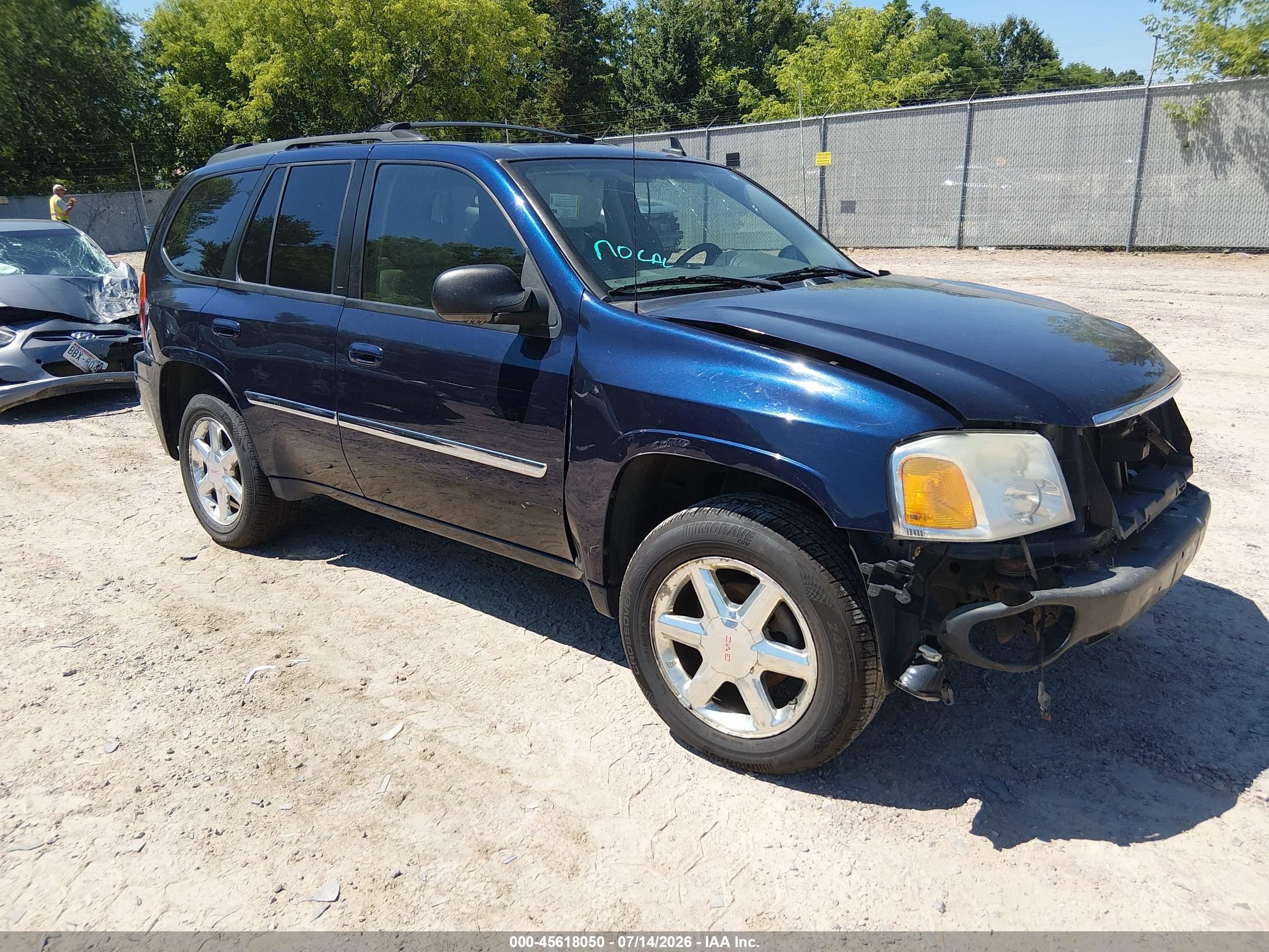 2007 GMC Envoy SLE, VIN 1GKDT13S772170631 — Перед