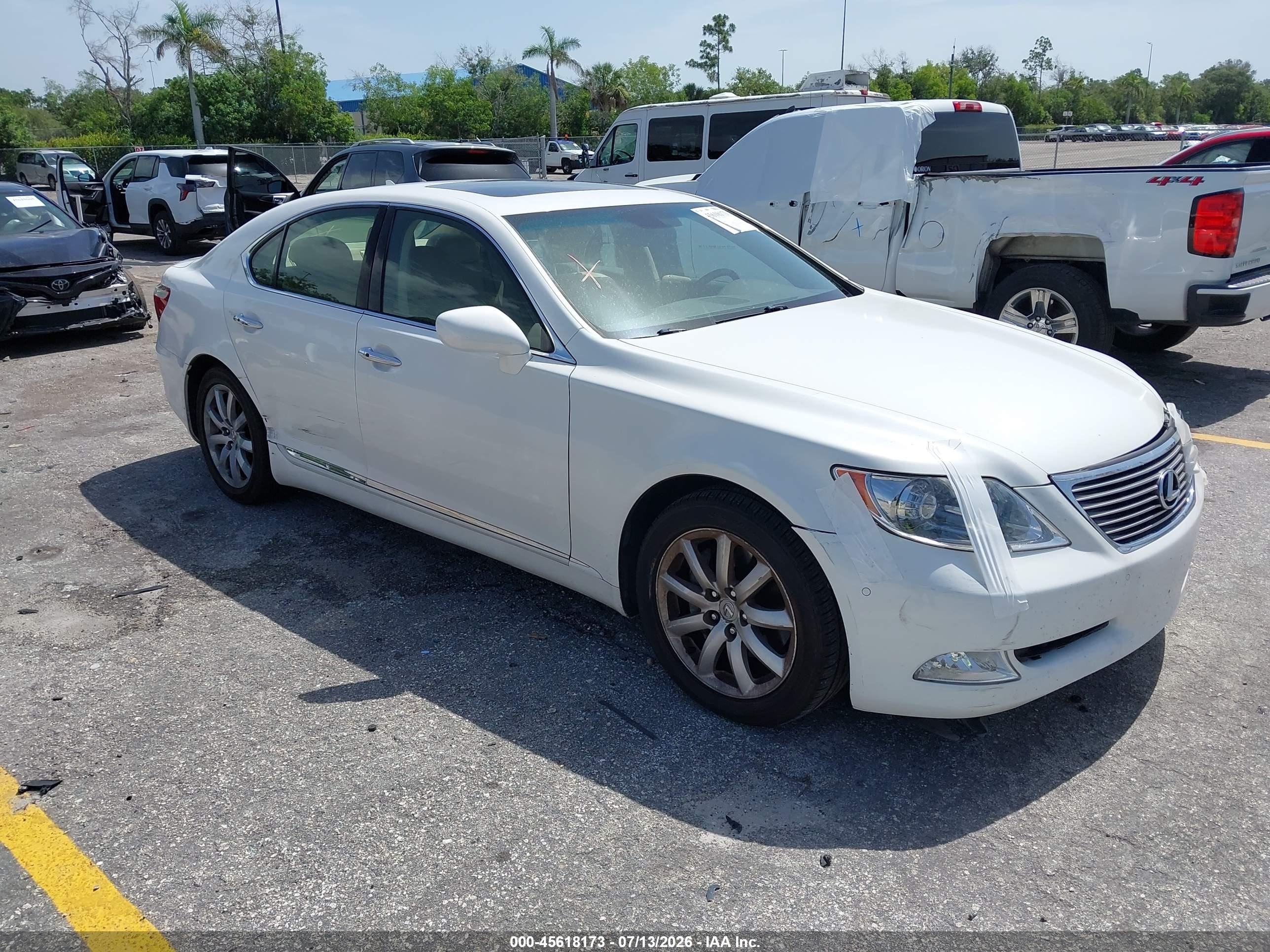 2008 Lexus LS 460, VIN JTHBL46F385062878 — Front end