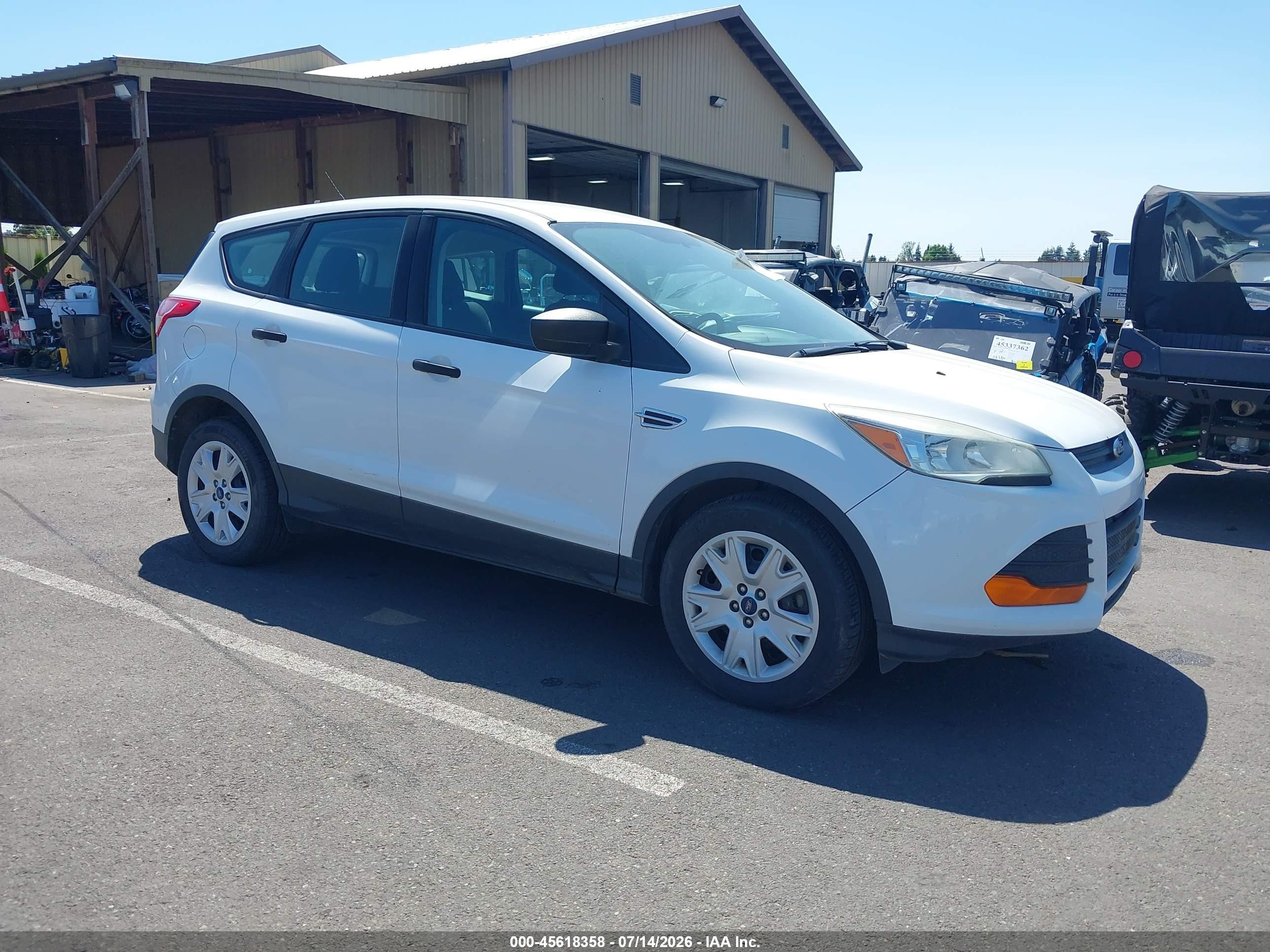 2015 Ford Escape S, VIN 1FMCU0F75FUC80758 — Normal wear