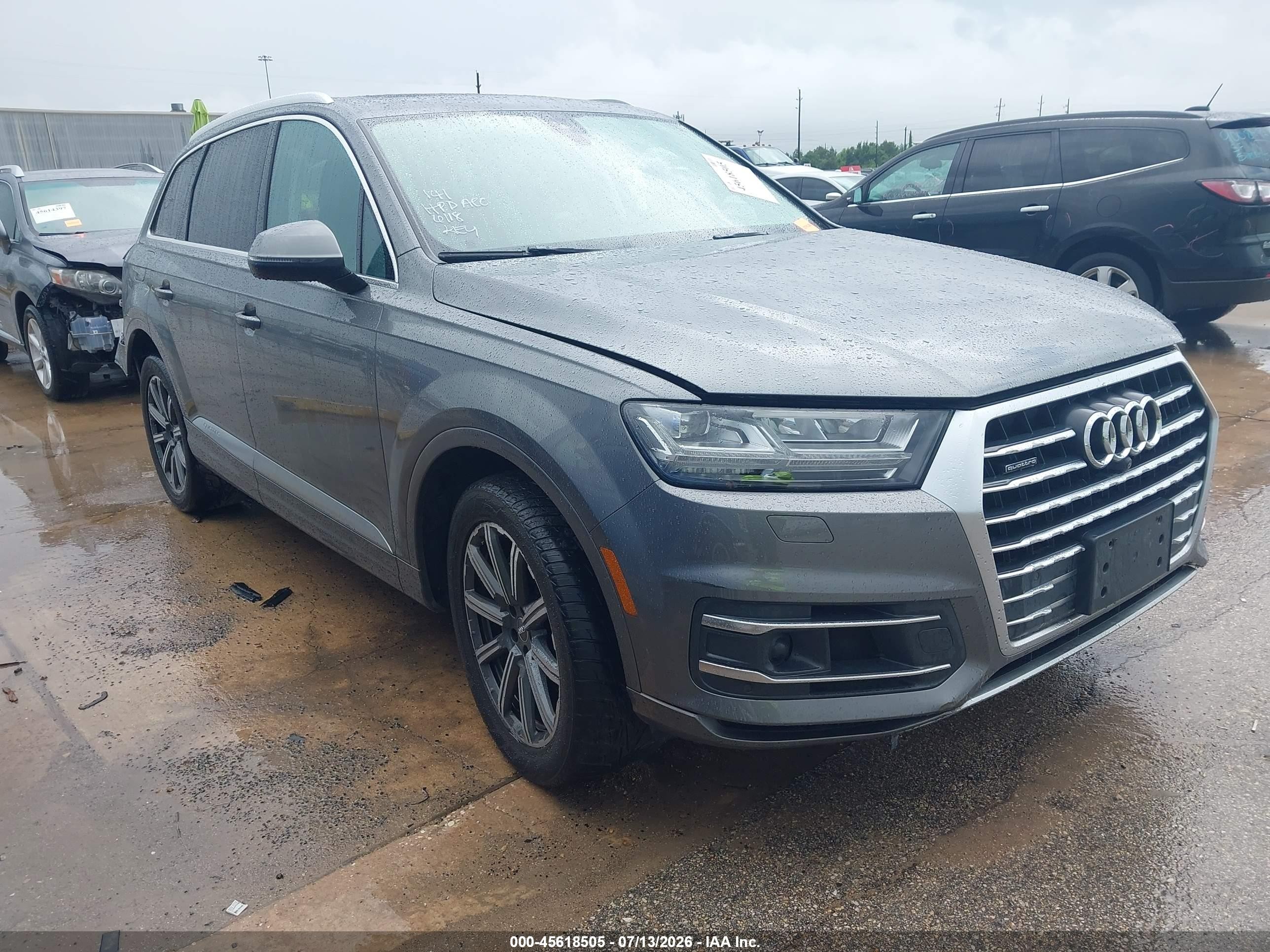 2018 Audi Q7 Premium Plus, VIN WA1LAAF74JD002570 — Зад