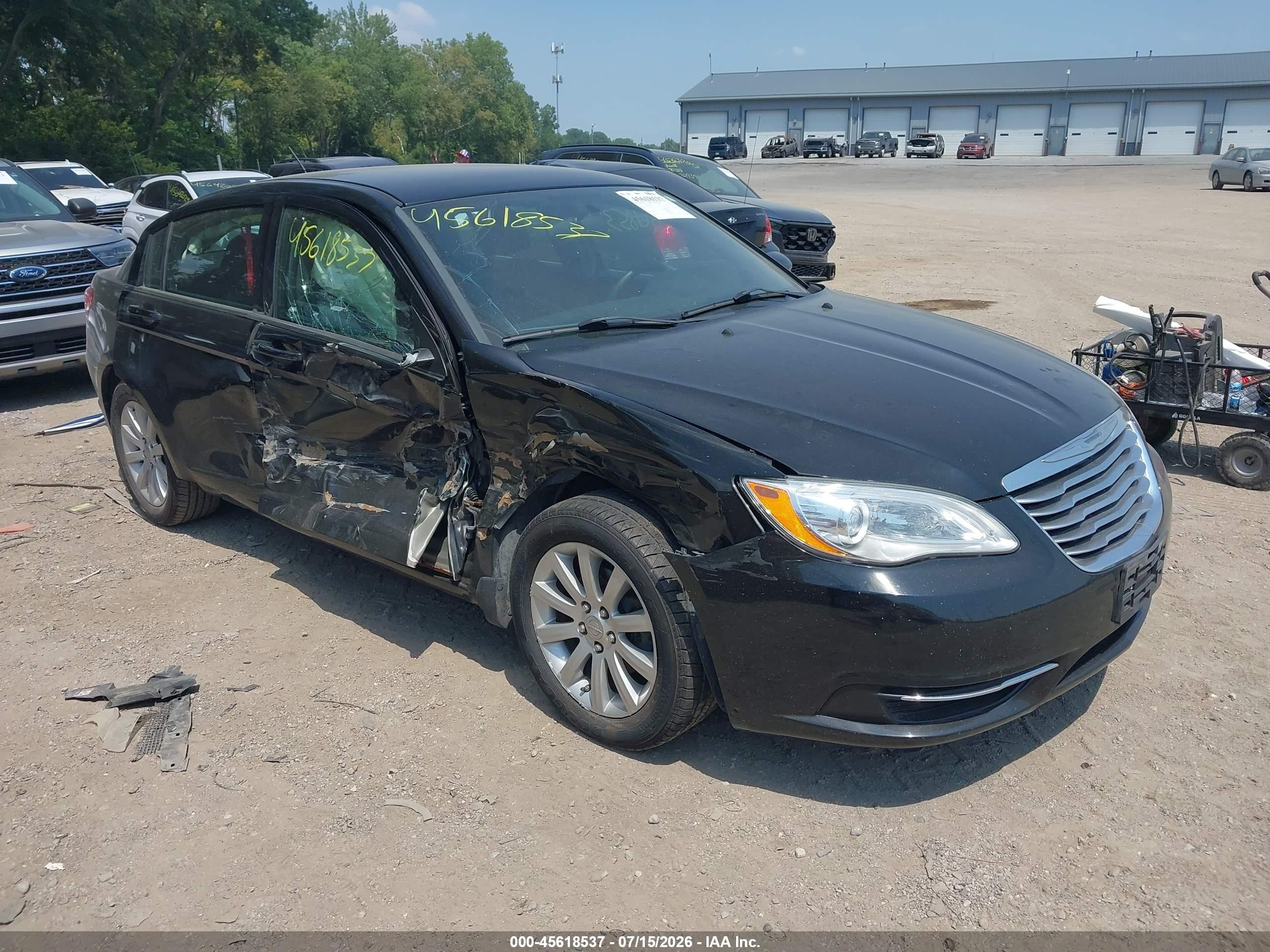 2014 Chrysler 200 Touring, VIN 1C3CCBBB3EN192527 — Перед