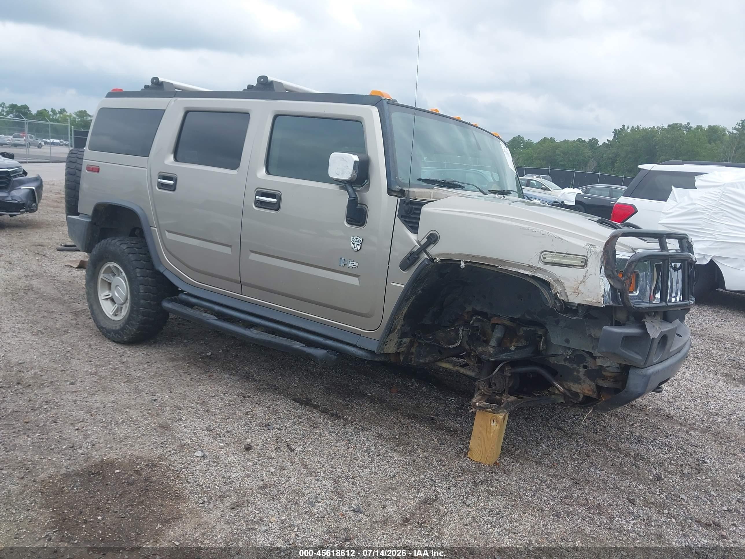 2004 Hummer H2, VIN 5GRGN23U14H103668 — Front end