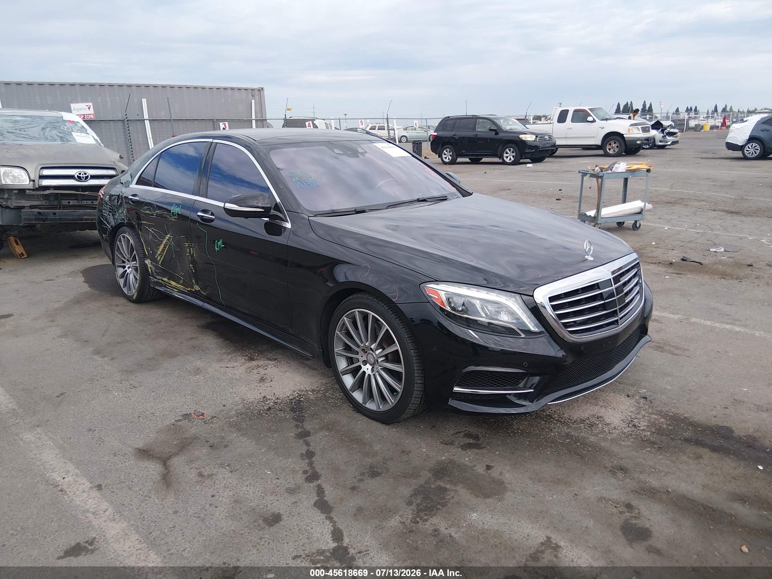 2015 Mercedes-Benz S 550, VIN WDDUG8CB9FA144275 — Side