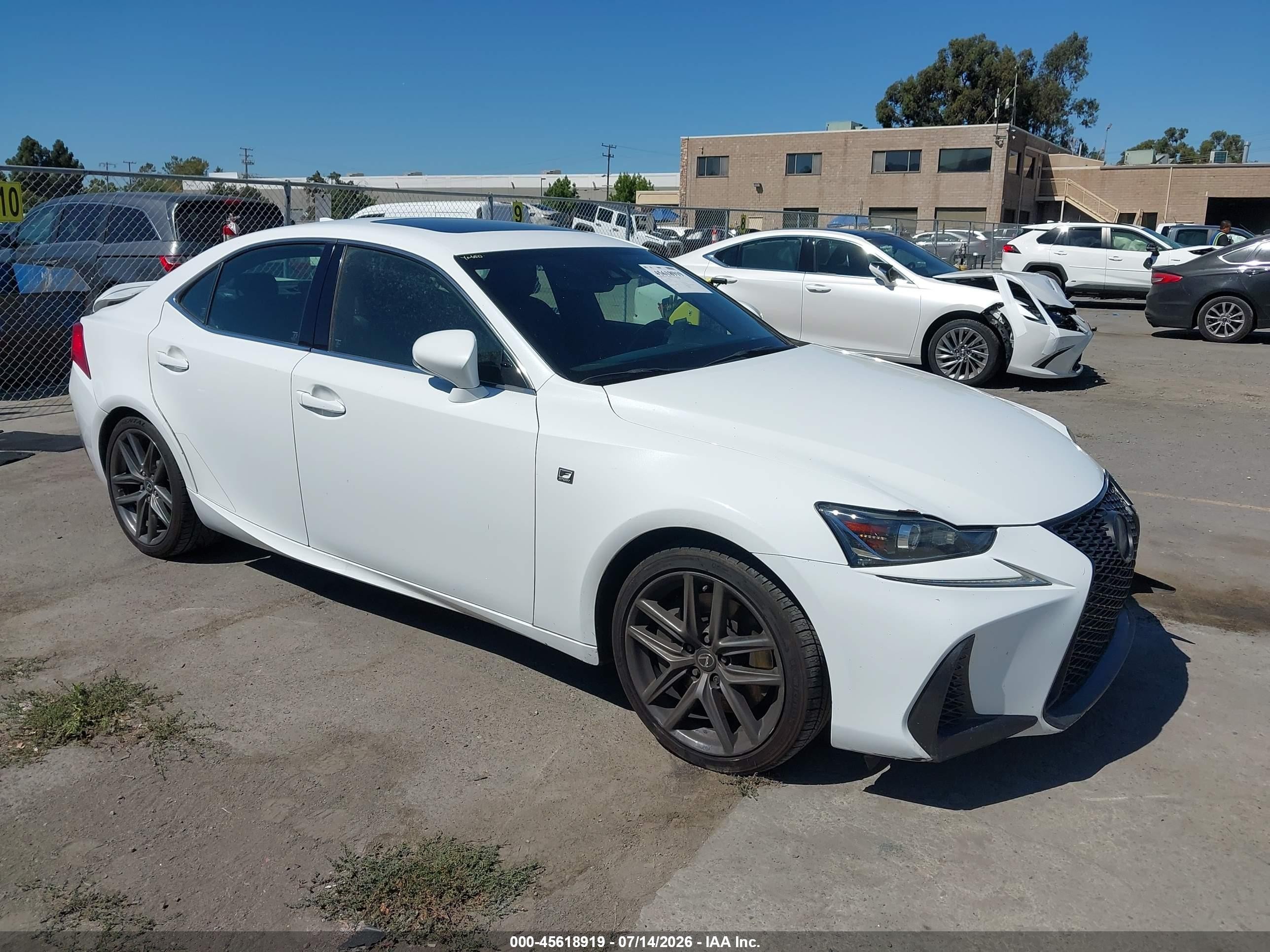 2017 Lexus IS 200t, VIN JTHBA1D22H5039225 — Зад