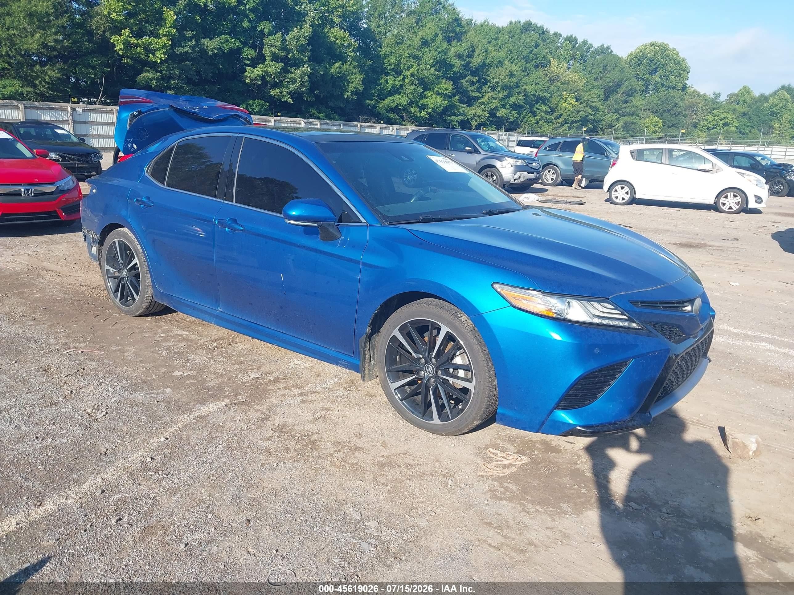 2018 Toyota Camry XSE, VIN 4T1B61HK0JU113648 — Rear end