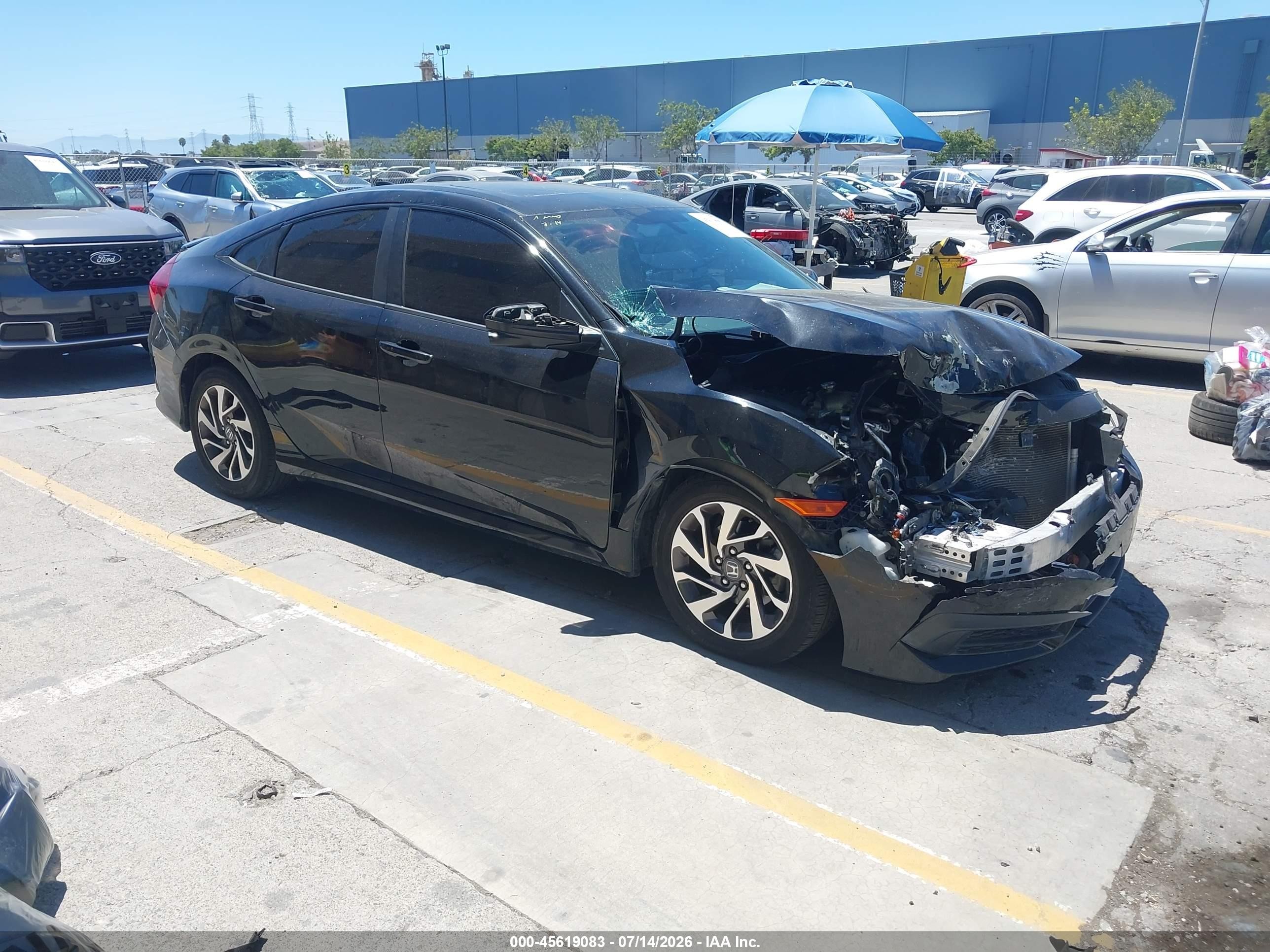 2017 Honda Civic EX, VIN 2HGFC2F74HH527128 — Перед