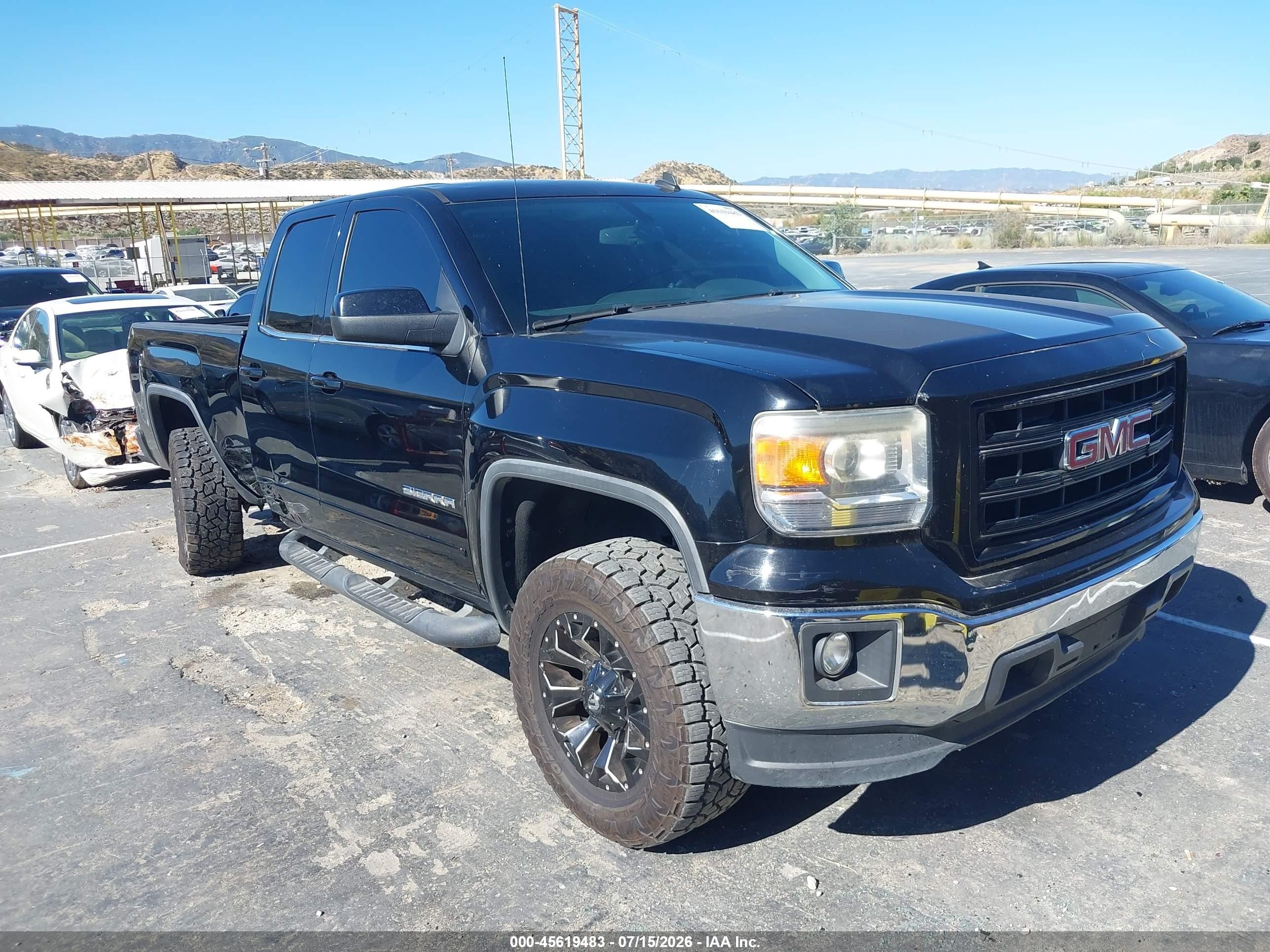 2014 GMC Sierra 1500 SLE, VIN 1GTR1UEC2EZ388429 — Side