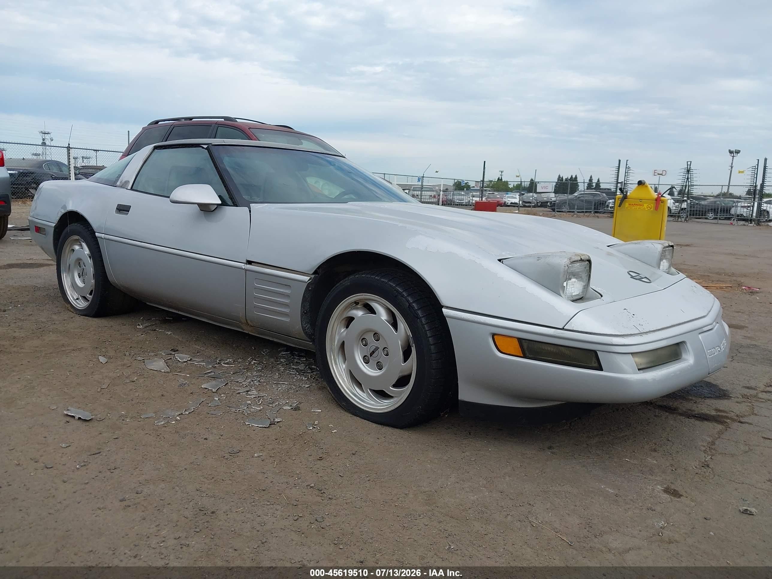 1992 Chevrolet Corvette, VIN 1G1YY23PXN5106913 — Normal wear