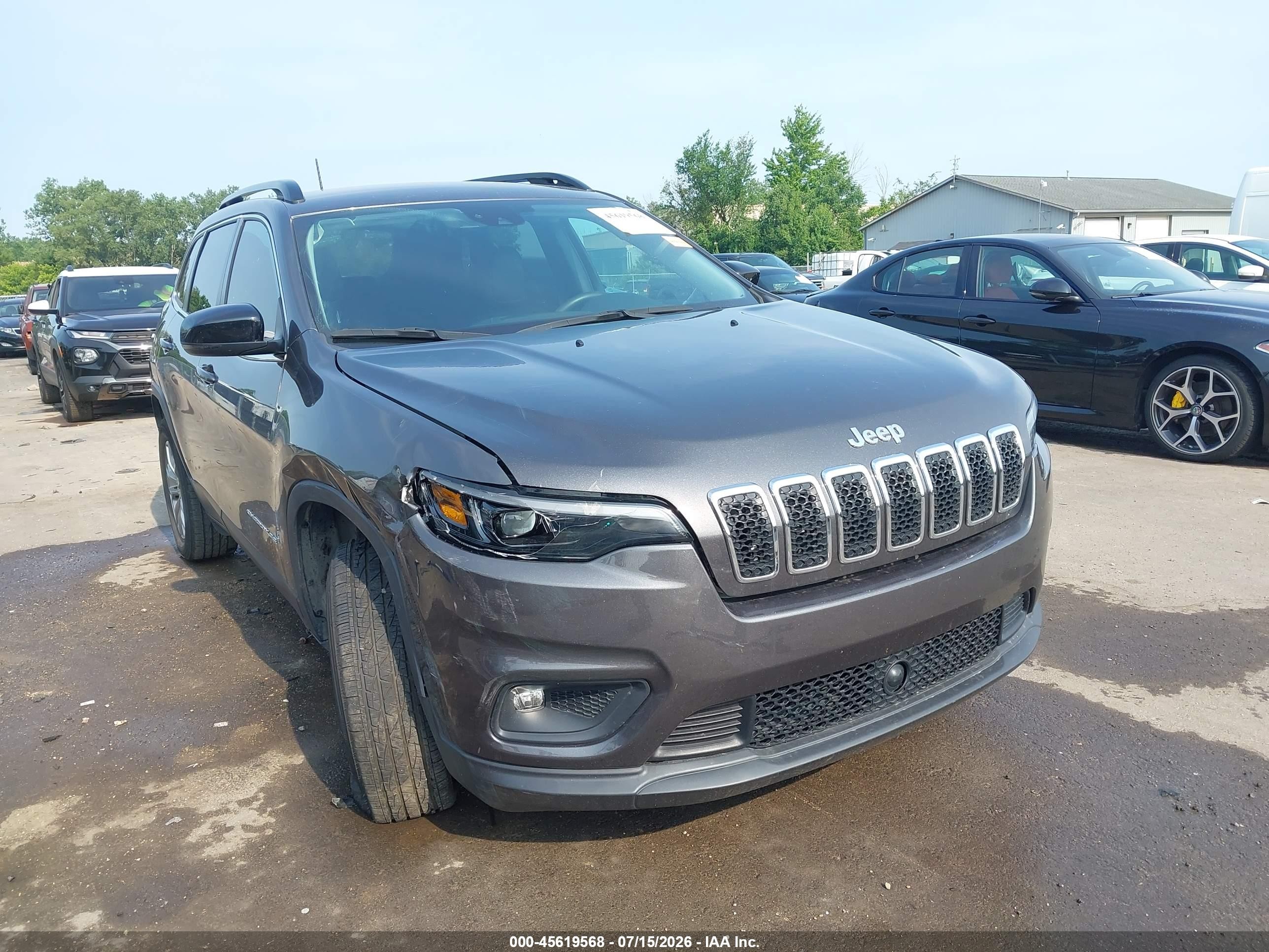 2022 Jeep Cherokee Latitude Lux, VIN 1C4PJMMX4ND513472 — Бок