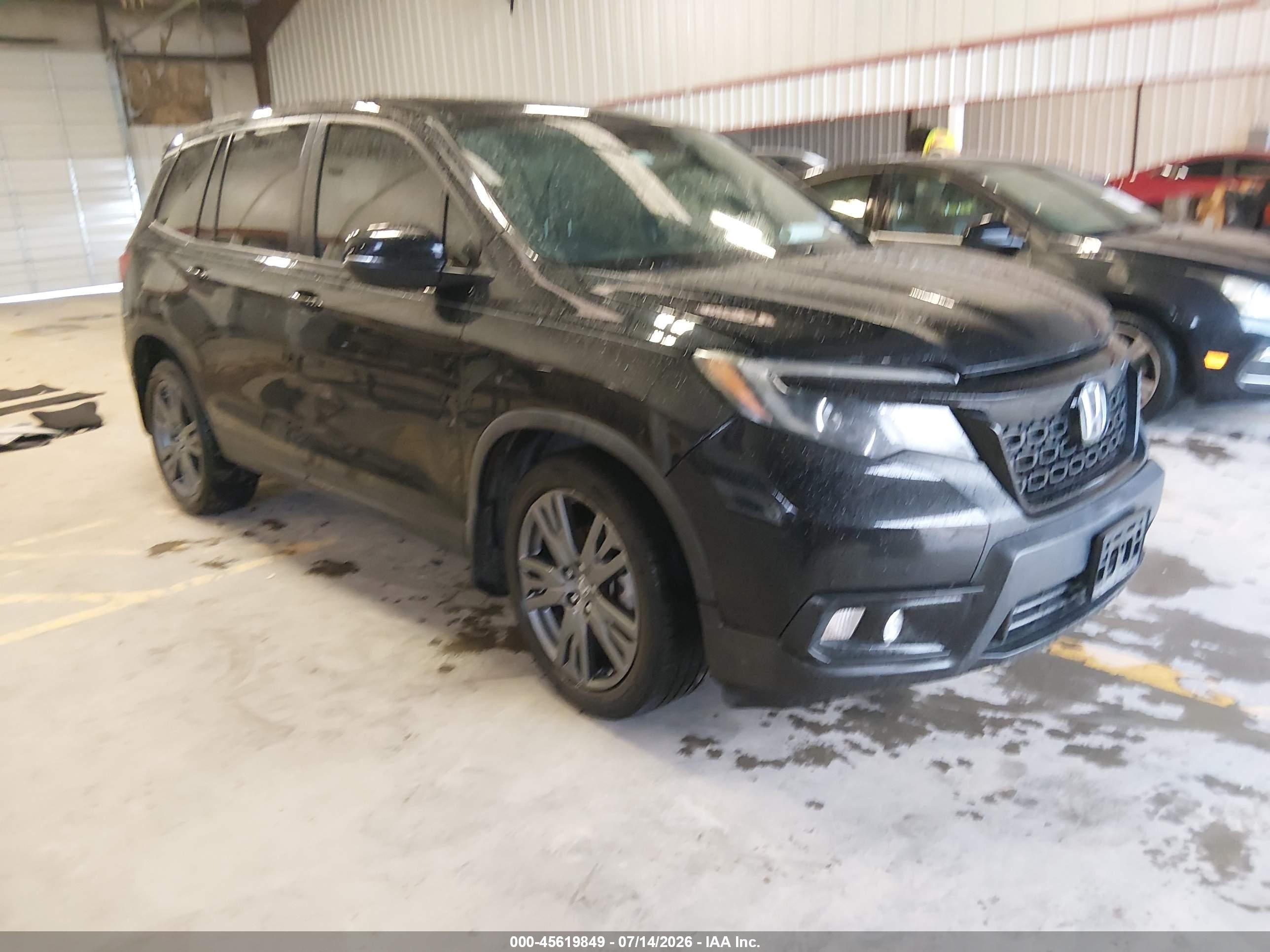 2020 Honda Passport EX-L, VIN 5FNYF7H57LB006202 — Front end