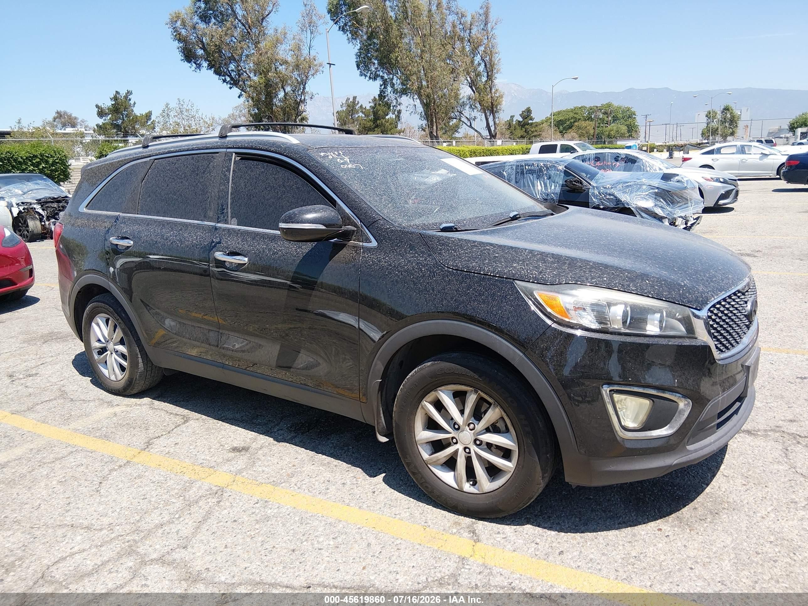 2016 Kia Sorento LX, VIN 5XYPG4A37GG120487 — Rear end