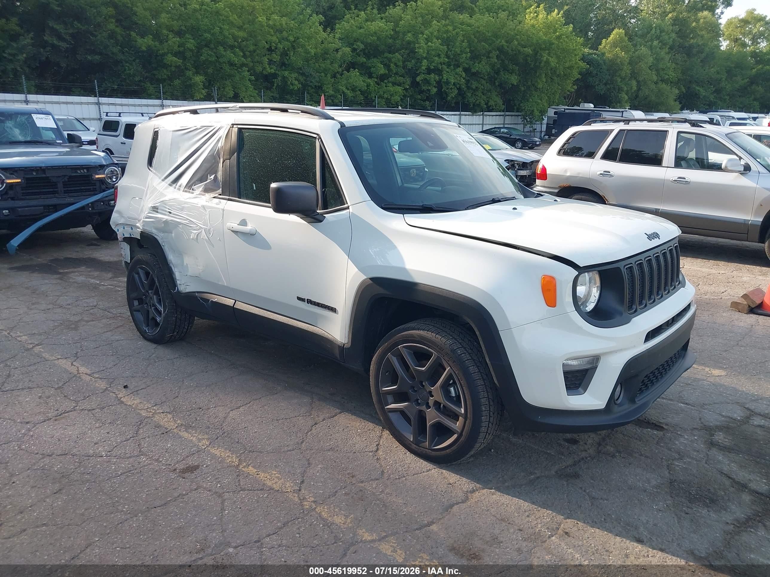 2021 Jeep Renegade Islander, VIN ZACNJDBB8MPN35065 — Side