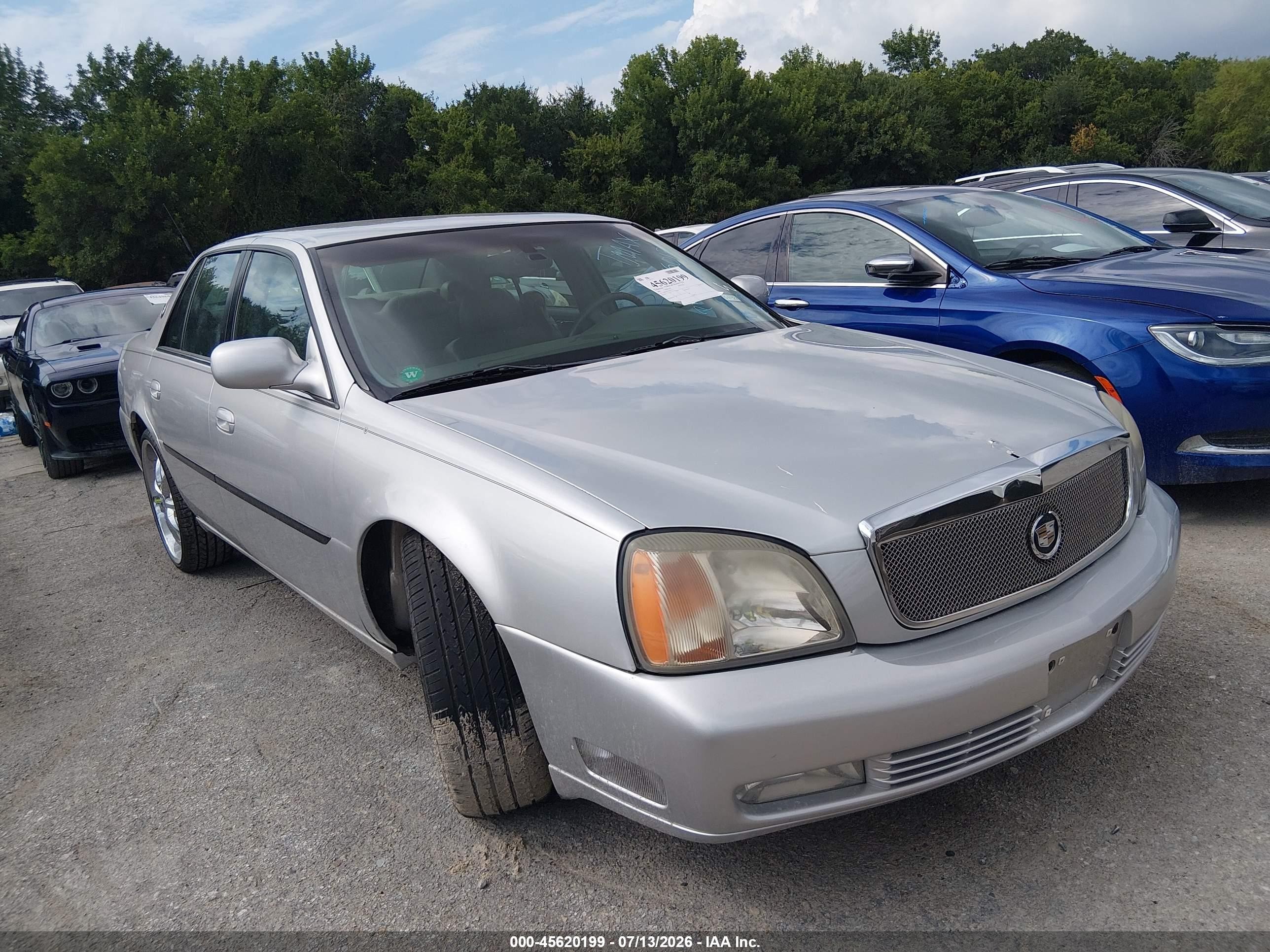 2001 Cadillac DeVille DTS, VIN 1G6KF57971U245013 — Normal wear
