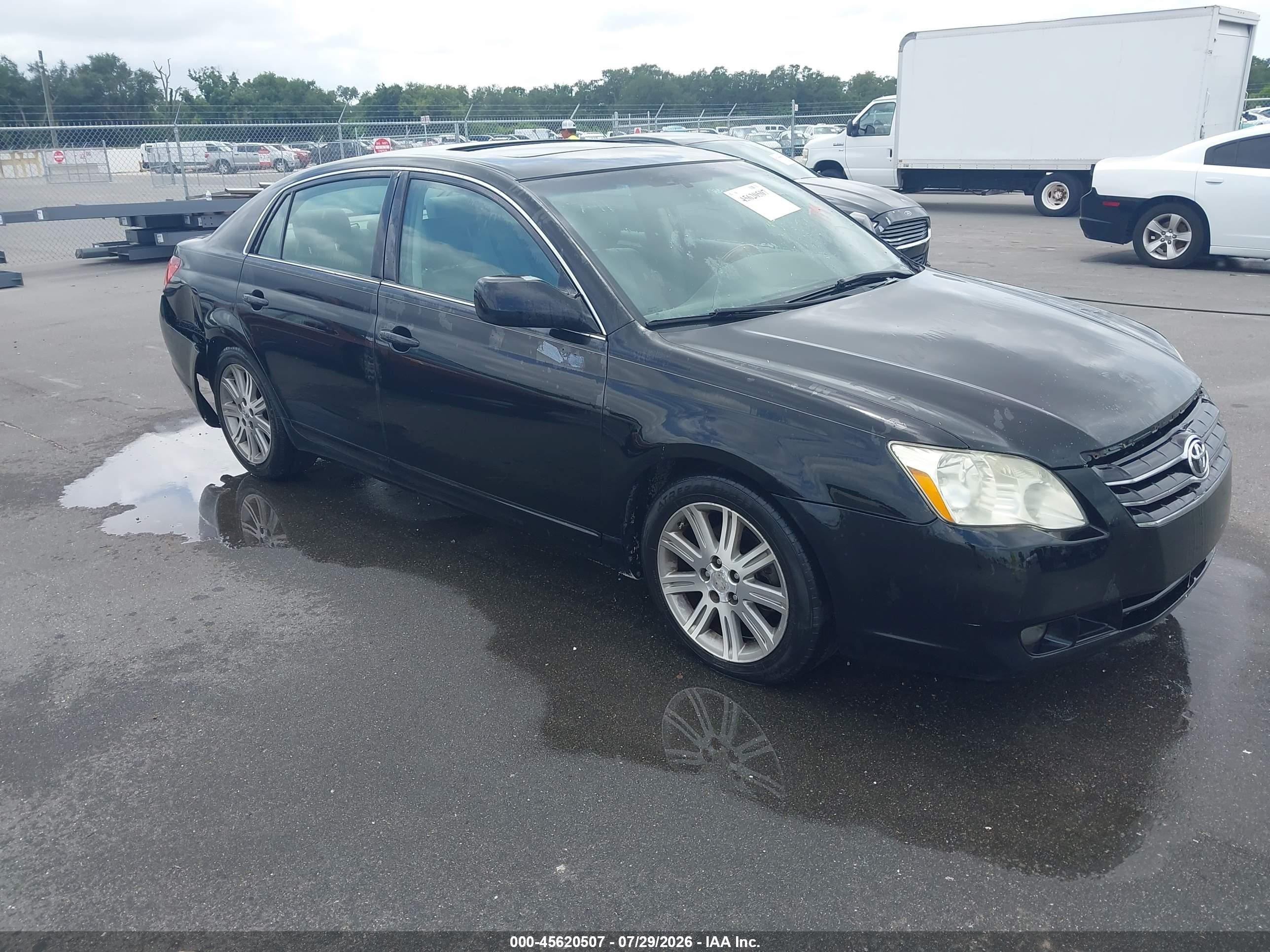2007 Toyota Avalon XL, VIN 4T1BK36B57U190728 — Normal wear