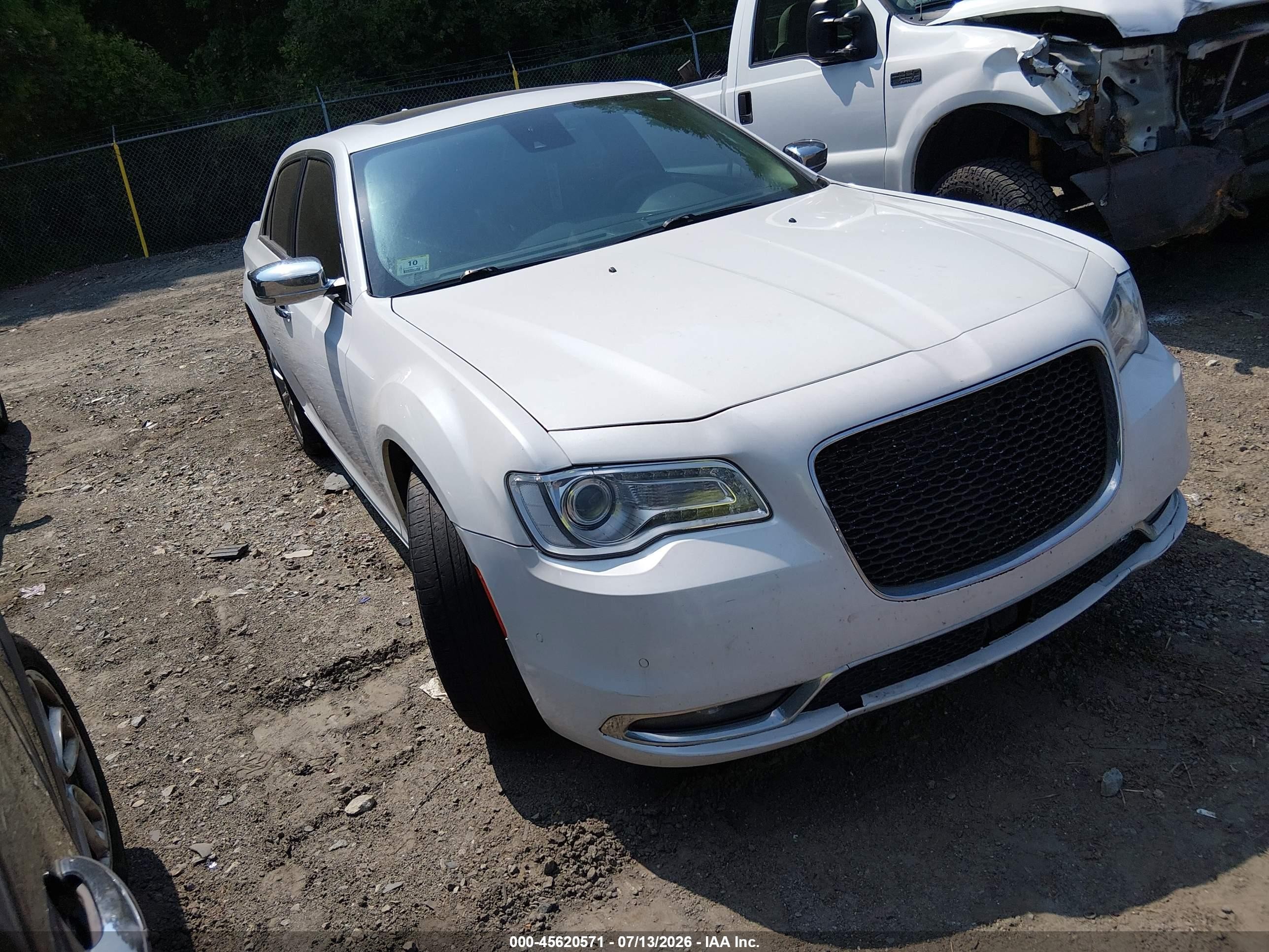 2015 Chrysler 300 C, VIN 2C3CCAKG1FH769605 — Обычный износ