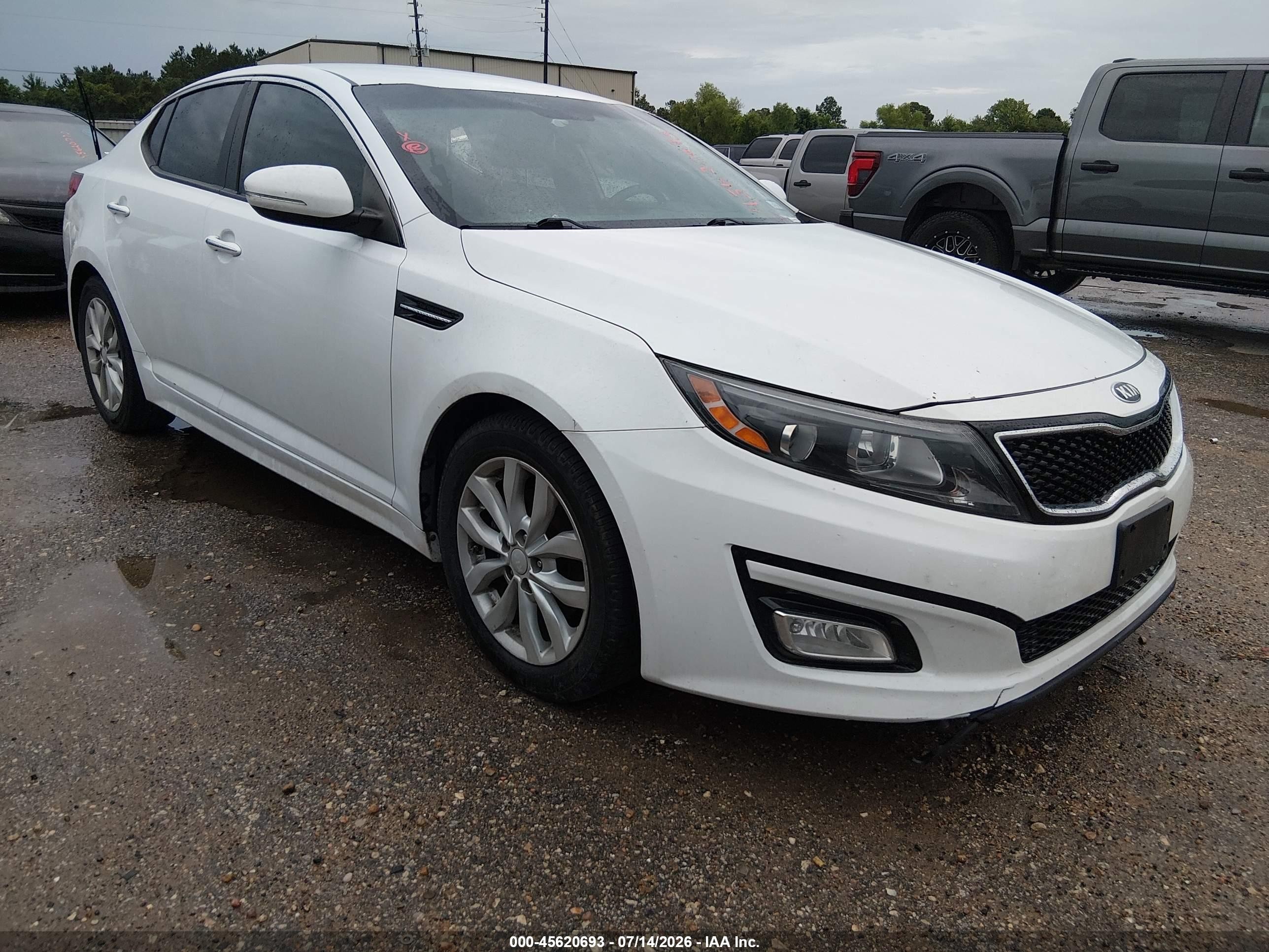 2015 Kia Optima EX, VIN 5XXGN4A70FG402112 — Normal wear