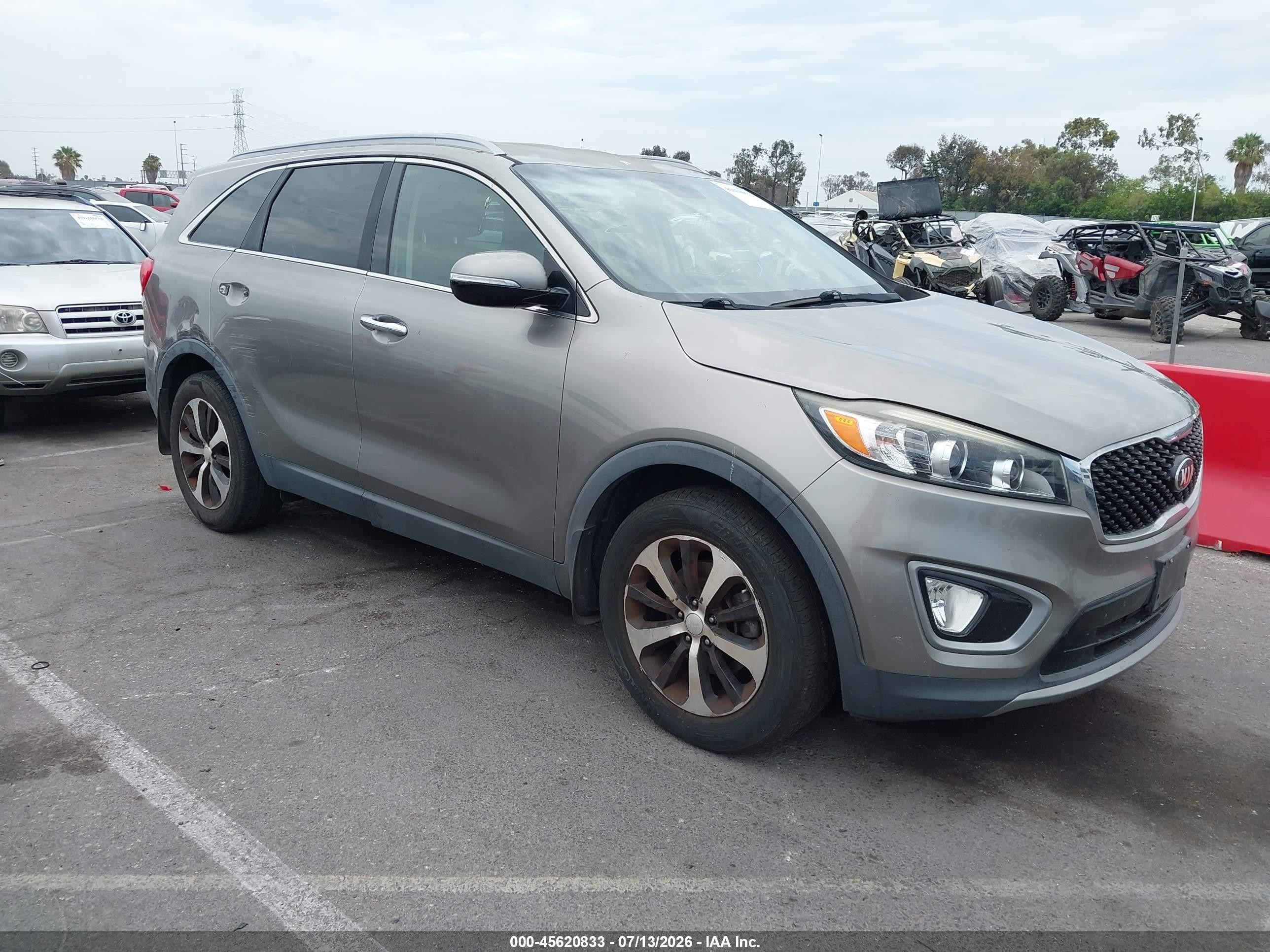 2016 Kia Sorento EX, VIN 5XYPH4A18GG123166 — Normal wear