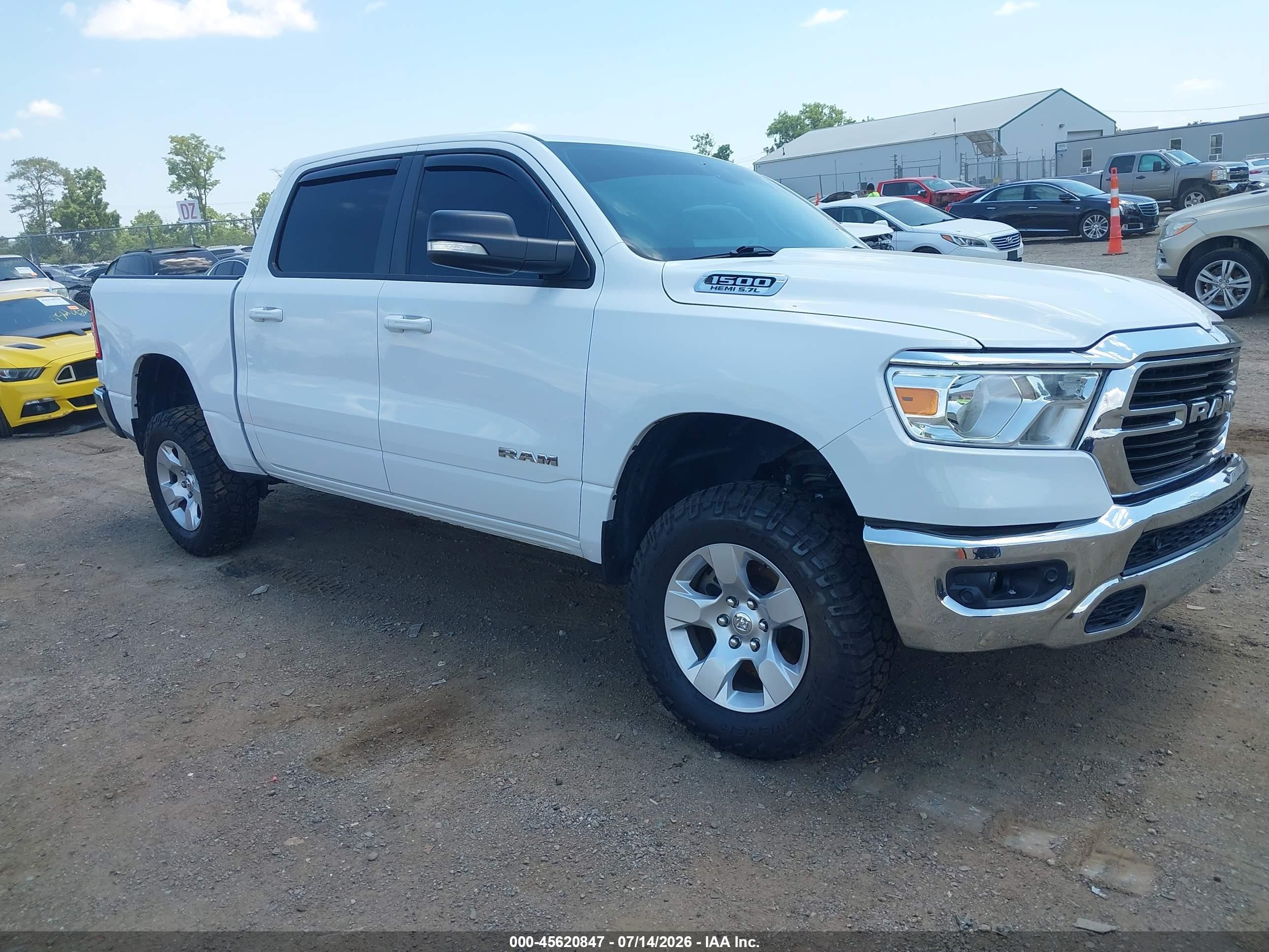 2021 Ram 1500 Big Horn, VIN 1C6SRFFT6MN521579 — Front end
