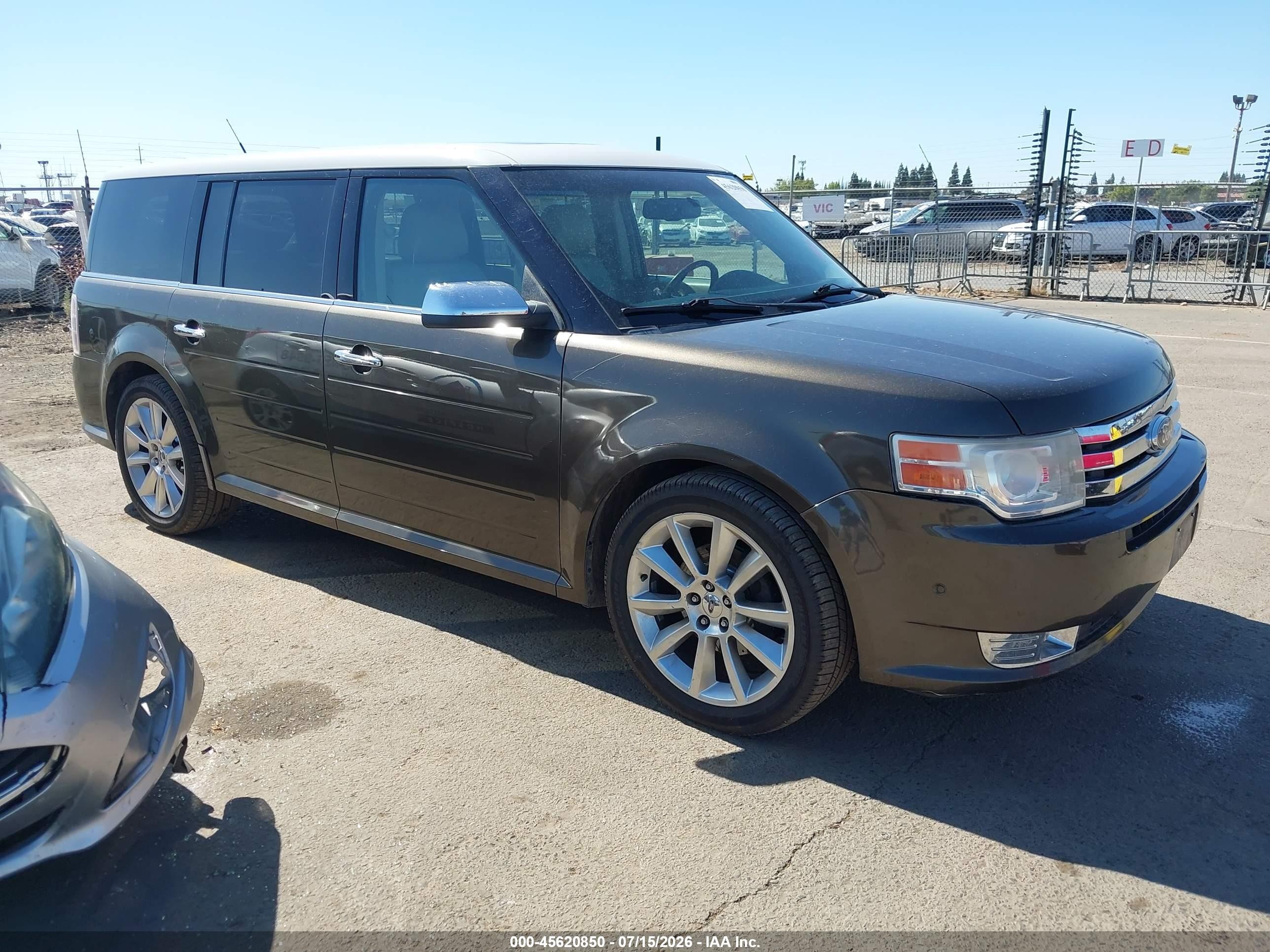 2011 Ford Flex Limited, VIN 2FMHK6DT6BBD14558 — Normal wear