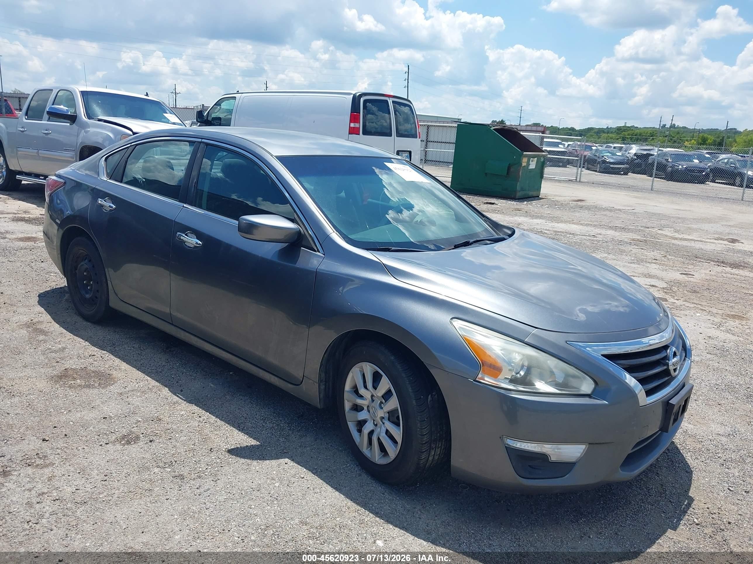 2014 Nissan Altima SV, VIN 1N4AL3AP8EC407780 — Normal wear
