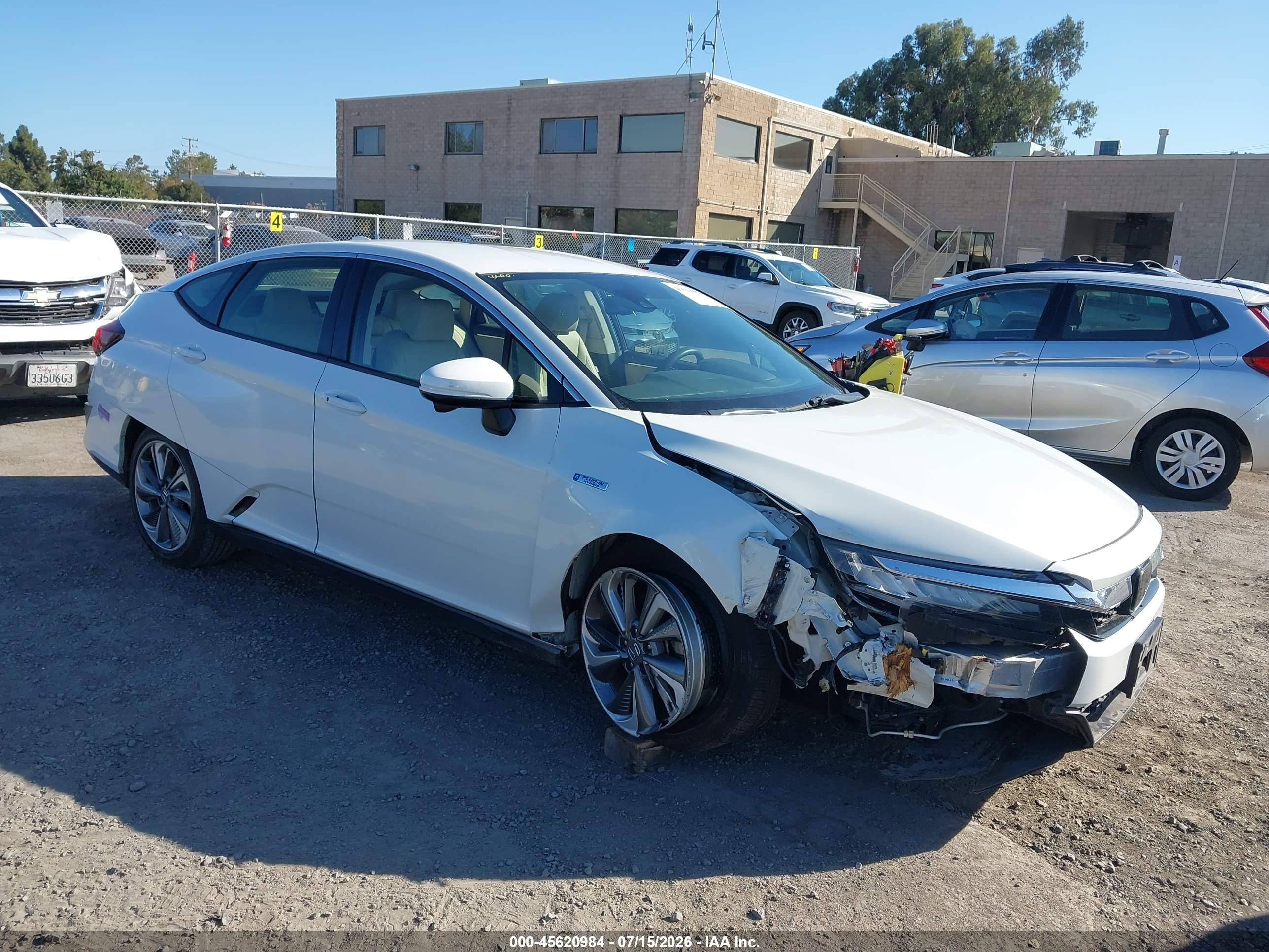 2019 Honda Clarity, VIN JHMZC5F14KC002961 — Front end