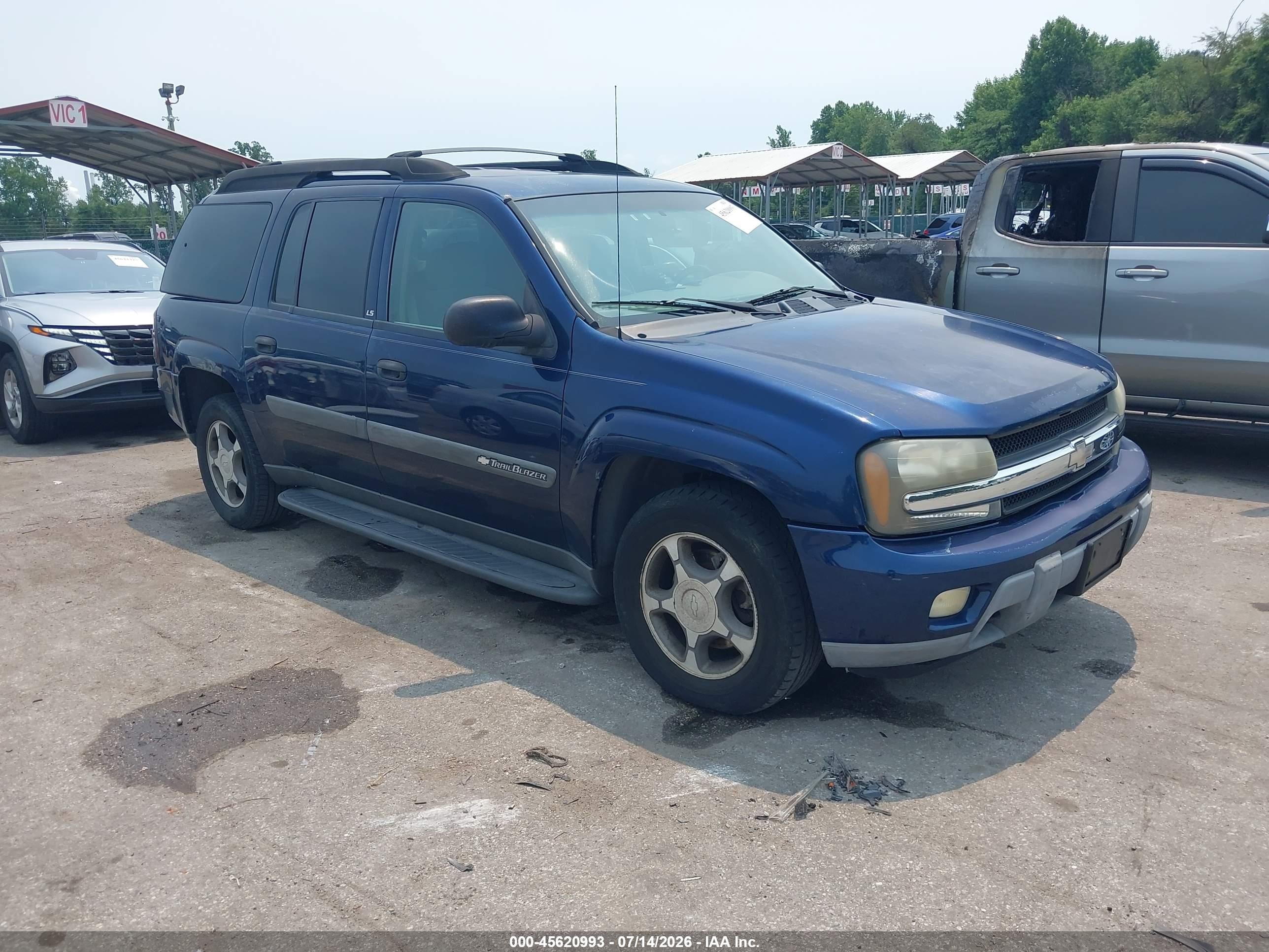 2004 Chevrolet TrailBlazer EXT LS, VIN 1GNET16S146110643 — Rear end