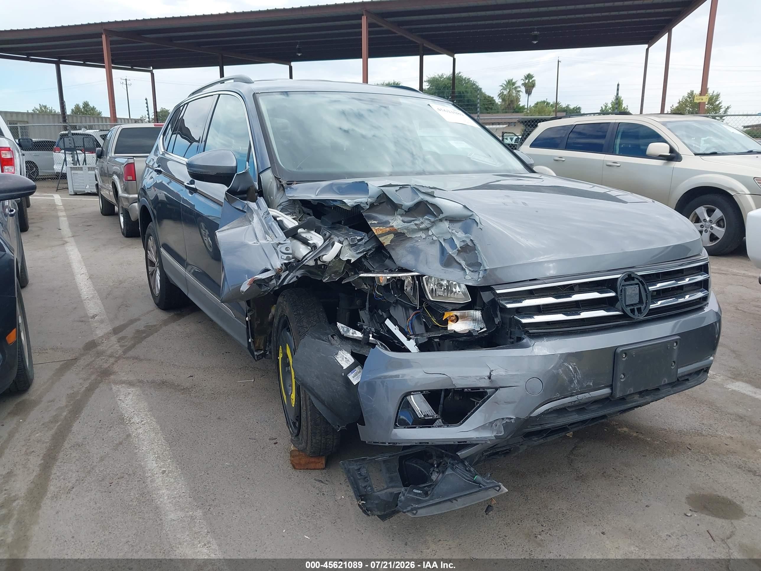2018 Volkswagen Tiguan SEL, VIN 3VV3B7AX4JM002622 — Normal wear