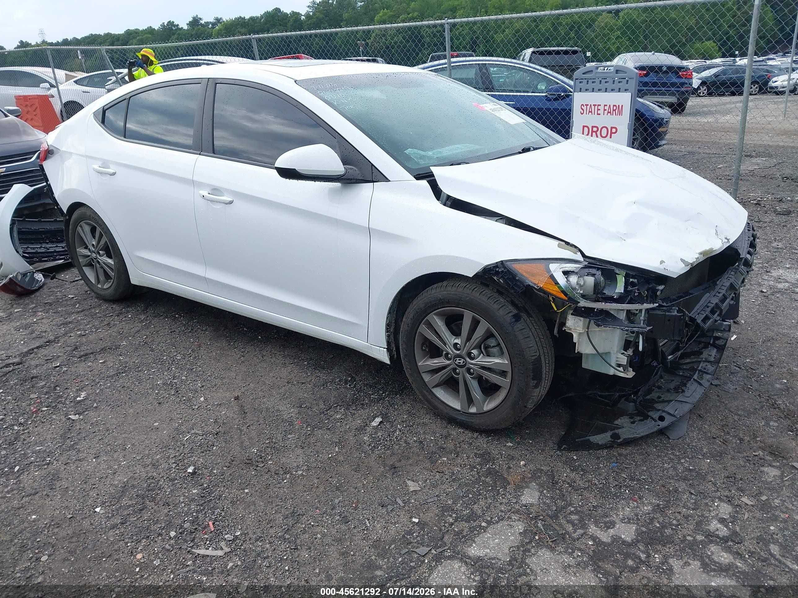 2018 Hyundai Elantra SEL, VIN 5NPD84LF8JH310340 — Front end