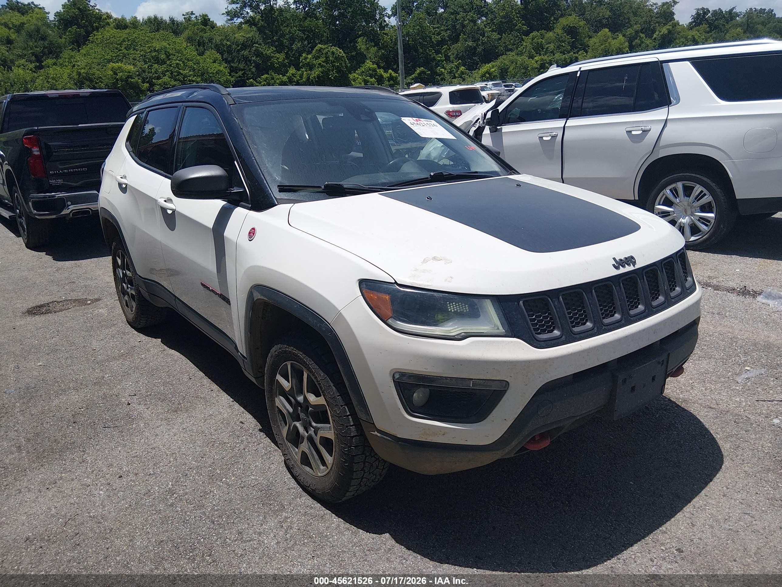 2020 Jeep Compass Trailhawk, VIN 3C4NJDDB2LT125434 — Side