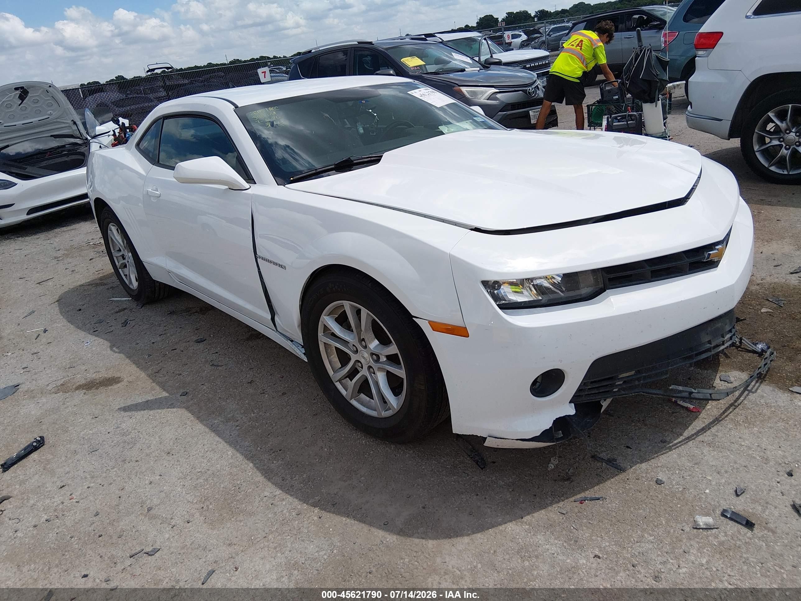 2015 Chevrolet Camaro LT, VIN 2G1FD1E39F9204486 — Front end