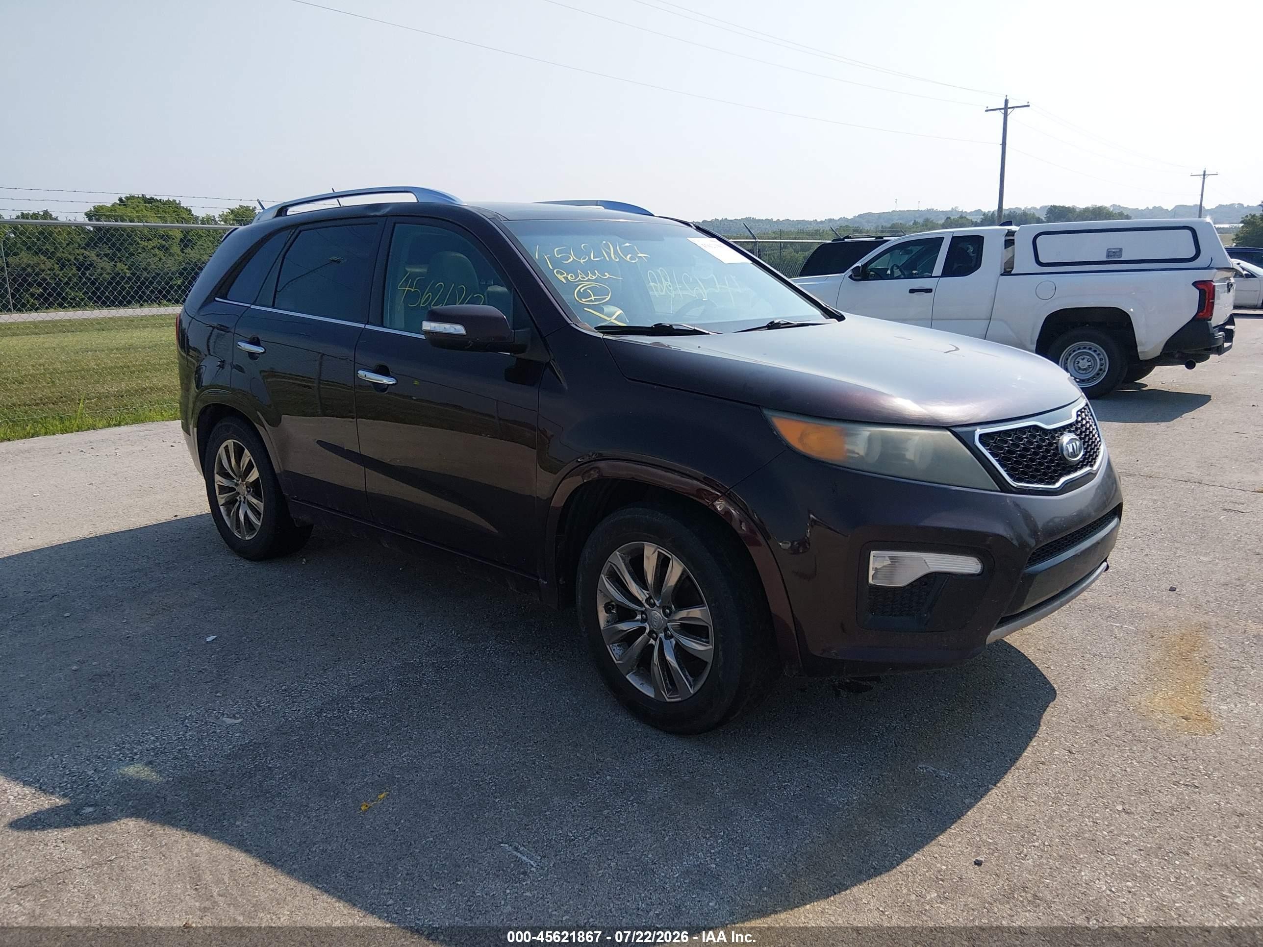2011 Kia Sorento SX, VIN 5XYKW4A24BG094444 — Normal wear