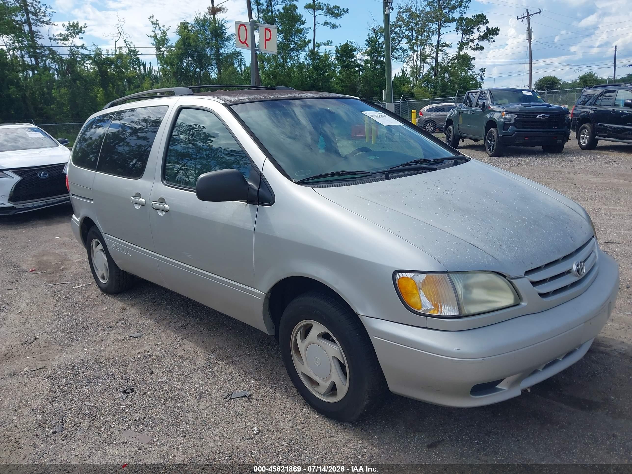 2002 Toyota Sienna LE, VIN 4T3ZF13C62U507596 — Normal wear