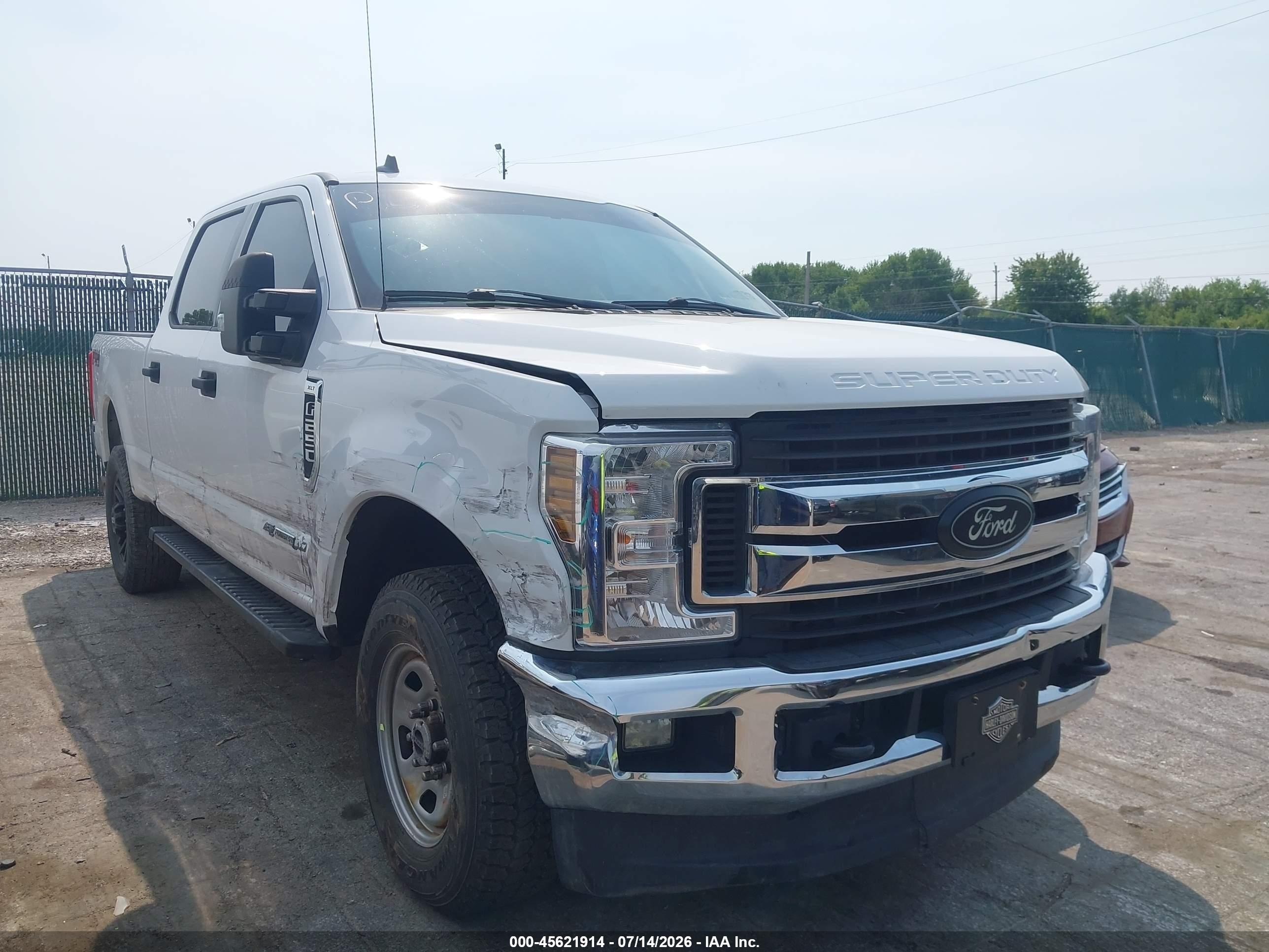 2019 Ford F-250 King Ranch, VIN 1FT7W2BTXKEF05923 — Front end
