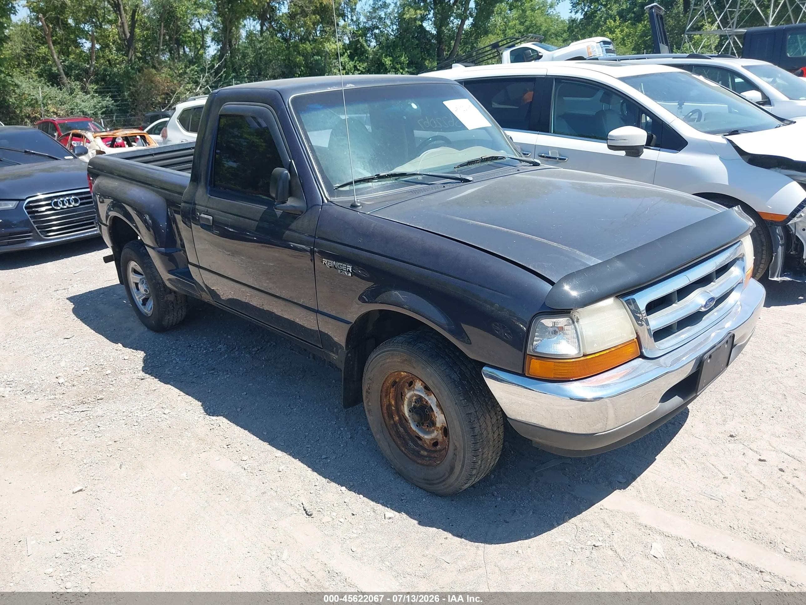 2000 Ford Ranger XL, VIN 1FTYR10C0YTA43210 — Normal wear