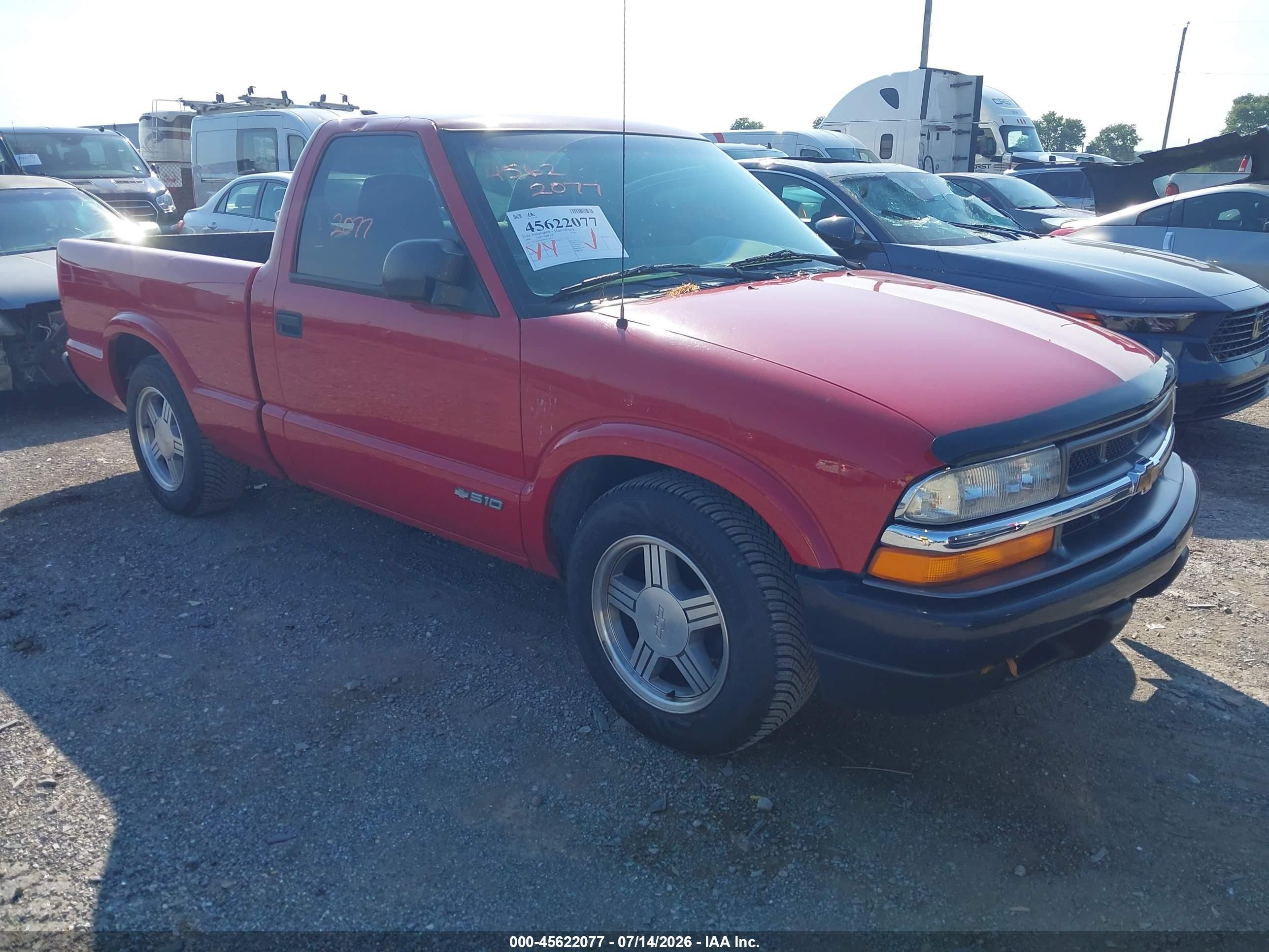 1998 Chevrolet S-10 LS, VIN 1GCCS1442W8227677 — Rear end