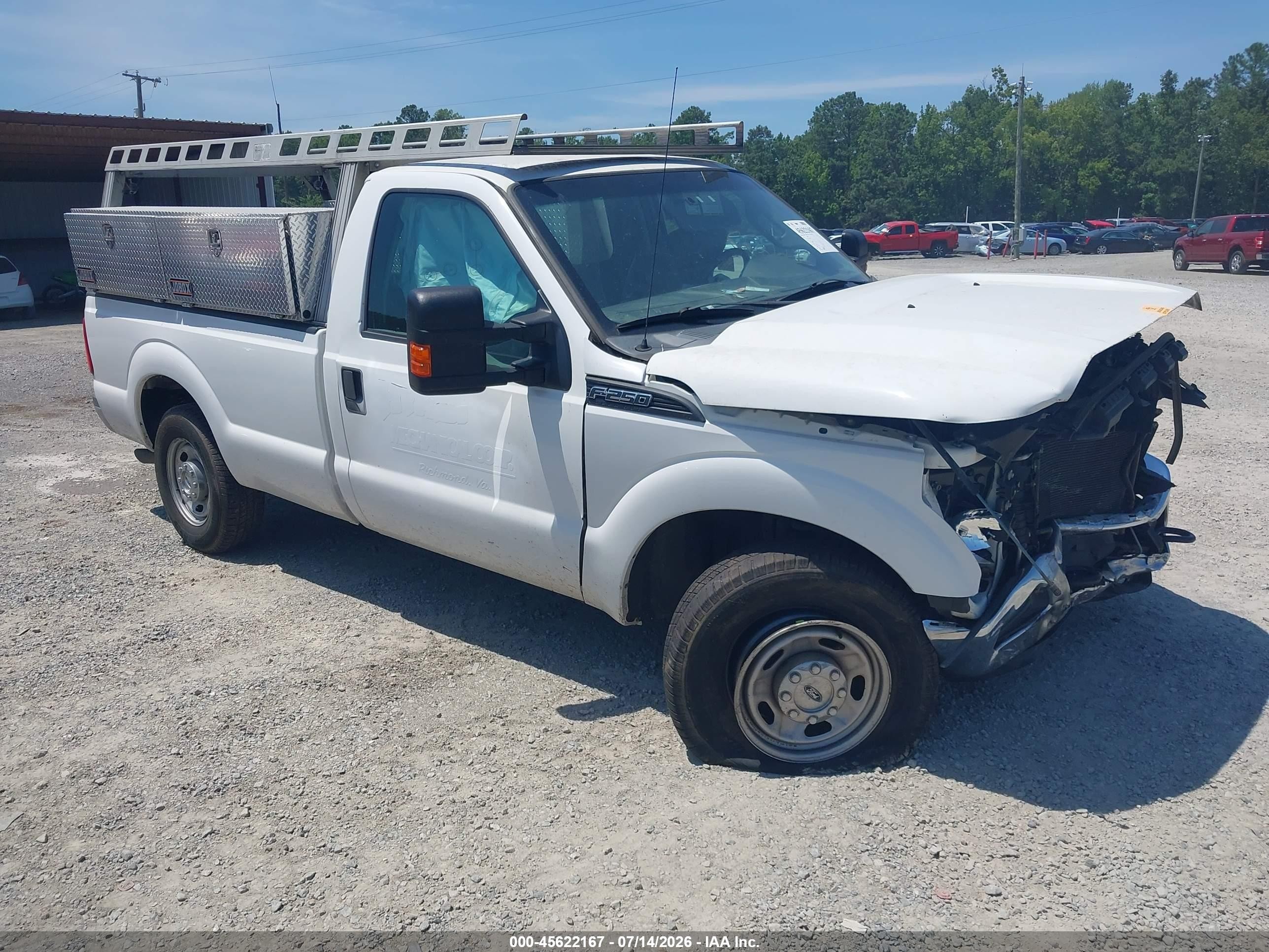 2014 Ford F-250 XL, VIN 1FTBF2A62EEB58985 — Front end