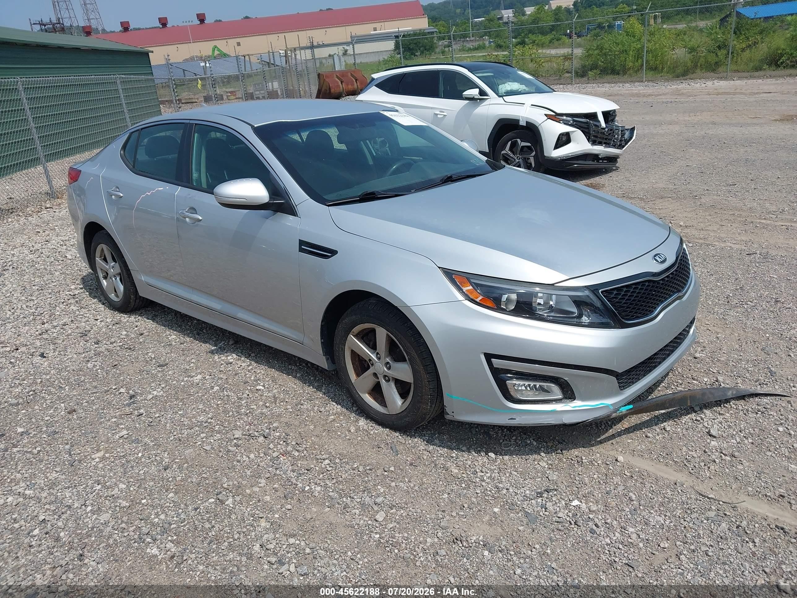 2015 Kia Optima LX, VIN 5XXGM4A76FG505411 — Front end